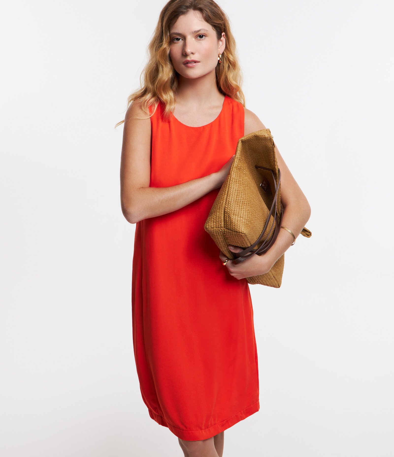 Vestido em Viscolinho com Alça Larga e Fechamento em Zíper nas Costas Laranja 4