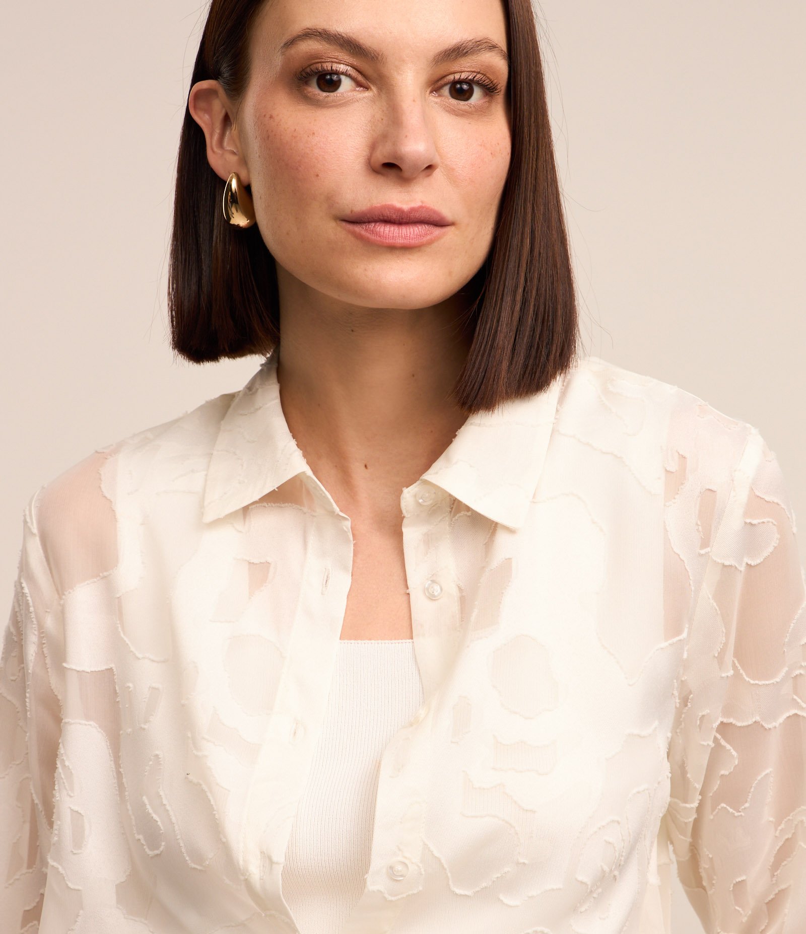 Camisa em Chiffon com Textura Devorê Off White 4