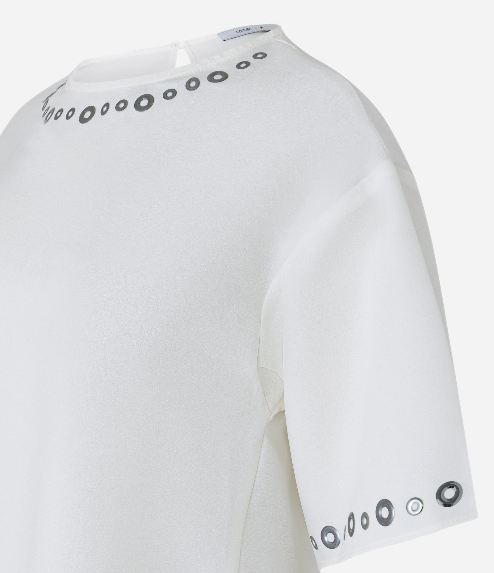 Blusa em Crepe com Ilhoses na Manga e Gola Branco Neve 7