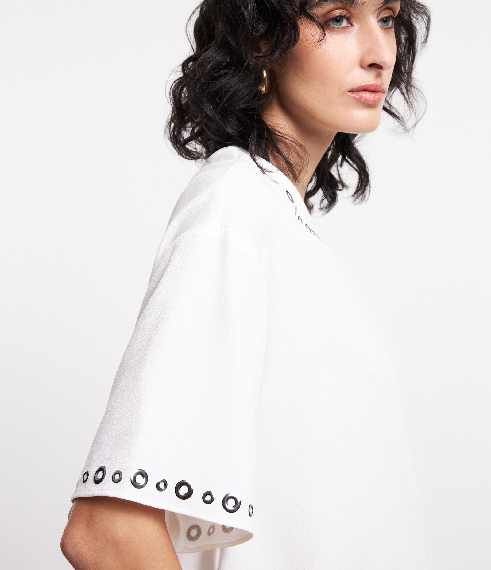 Blusa em Crepe com Ilhoses na Manga e Gola Branco Neve 5