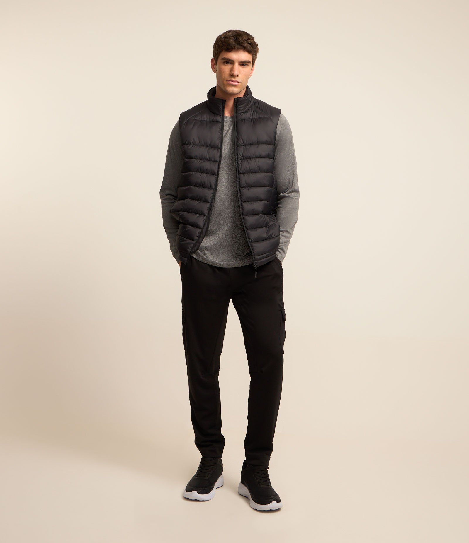 Camiseta Comfort Esportiva com Tecnologia Dry e Proteção UV Cinza 2