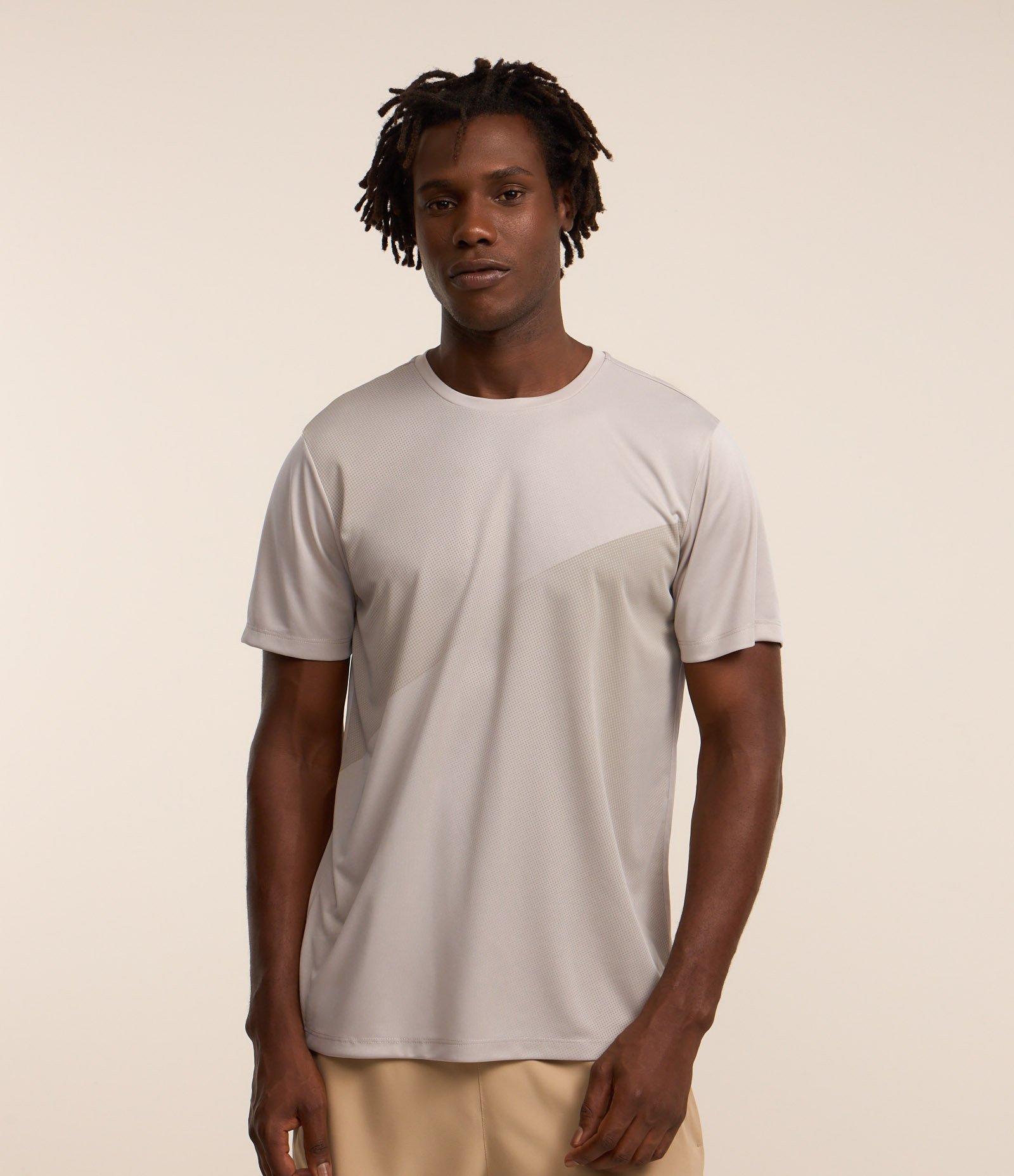Camiseta Esportiva com Estampa Degrade Pontilhada Bege 1