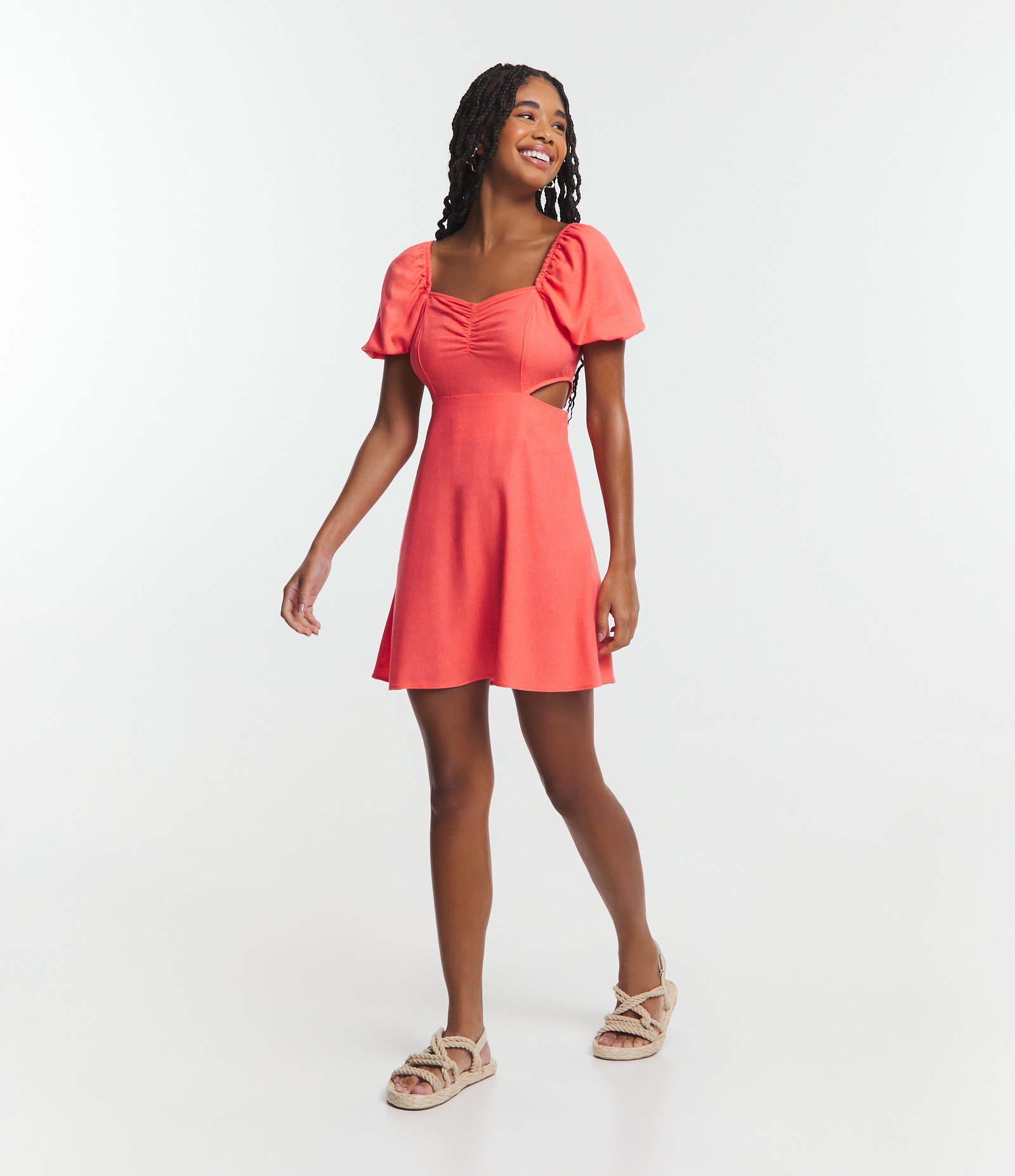 Vestido Curto em Linho com Manga Bufante e Recorte Vazado na Lateral Laranja Coral 2