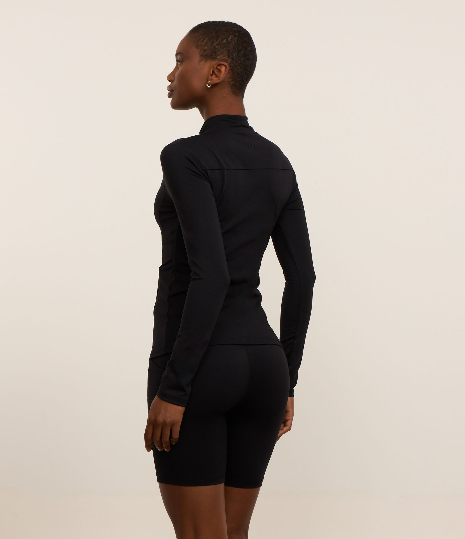 Jaqueta Esportiva em Microfibra com Bolsos e Golinha Alta Preto 3