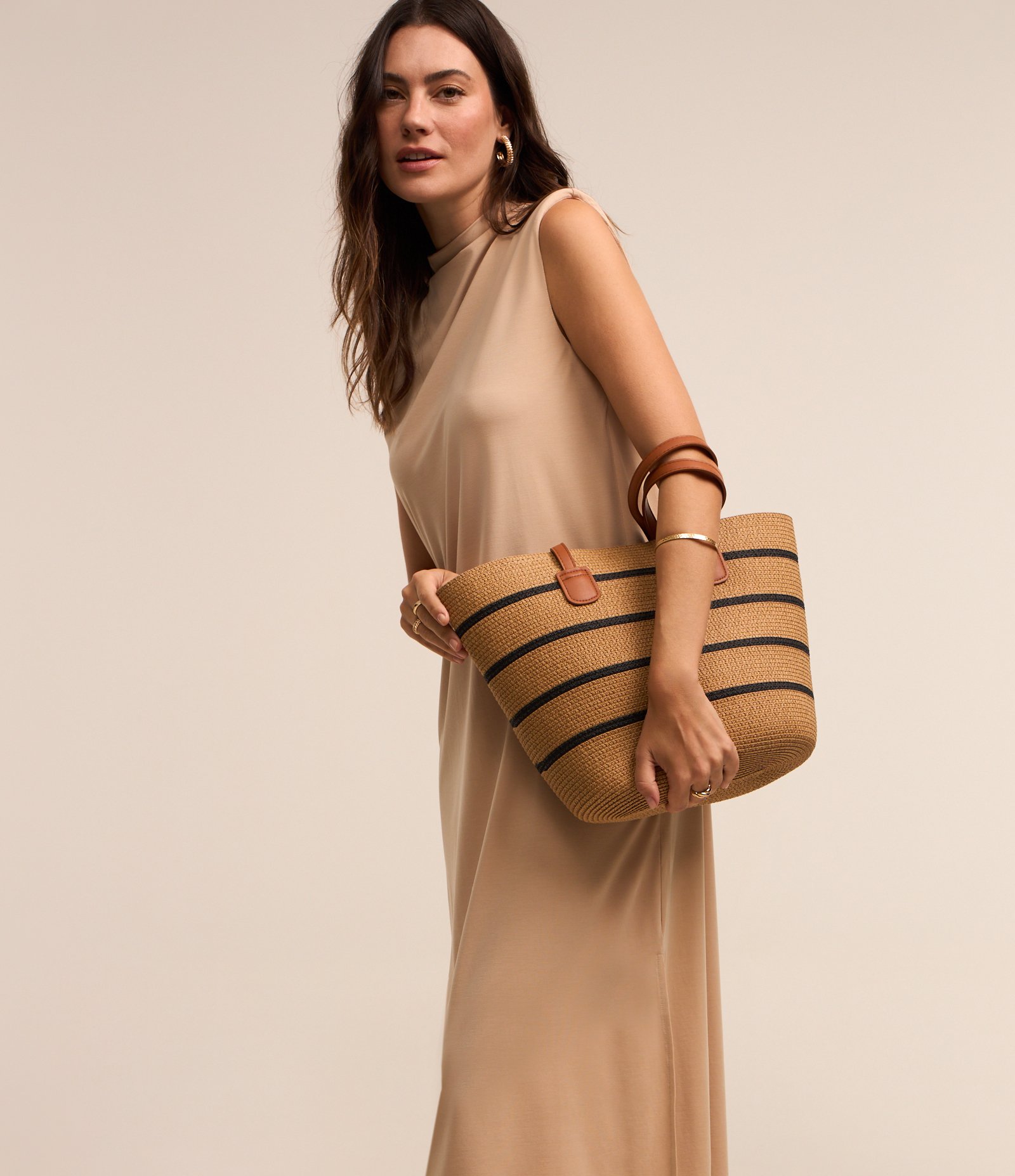 Vestido em Viscose com Ombreiras e Golinha Alta Off White 3