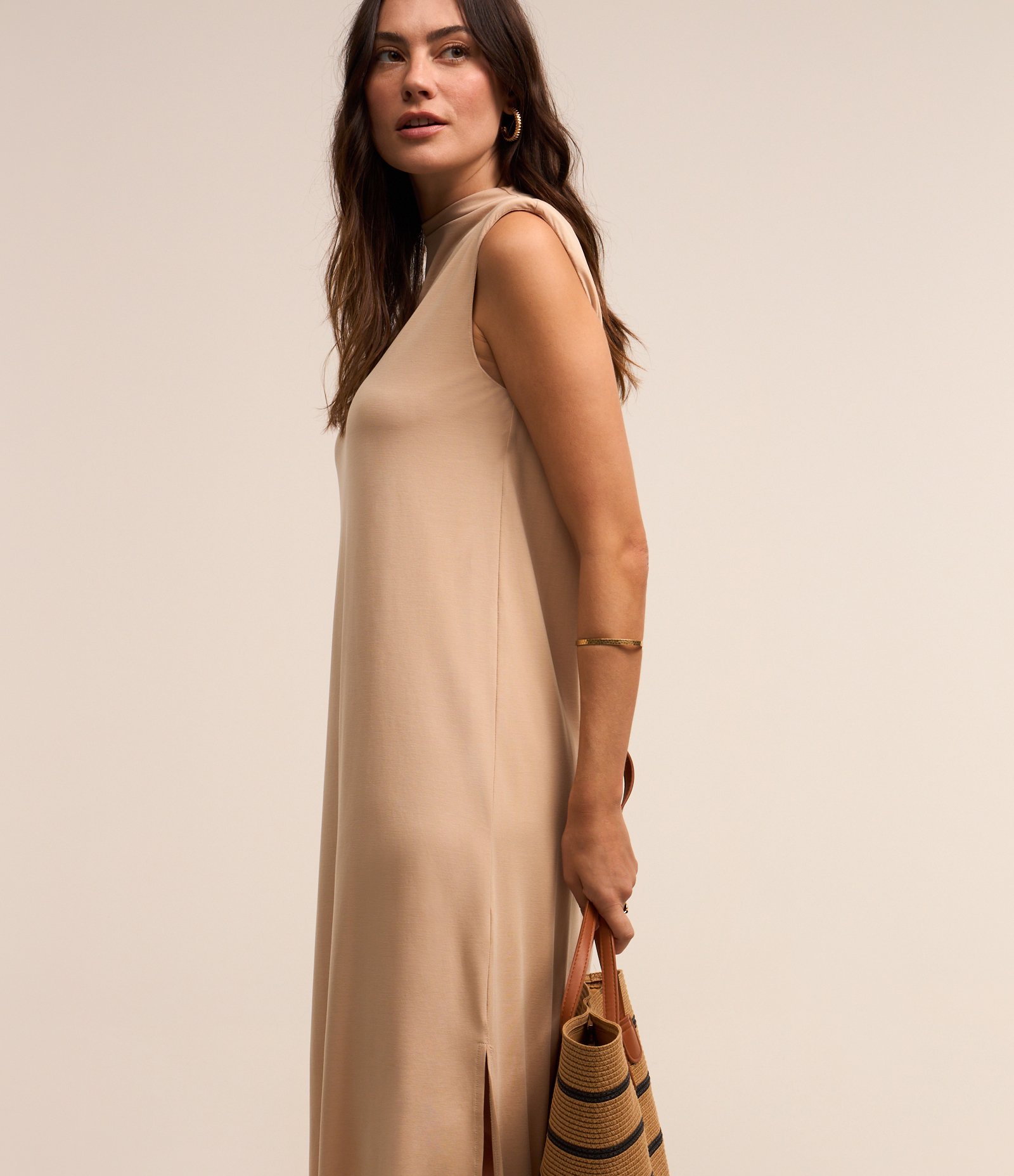 Vestido em Viscose com Ombreiras e Golinha Alta Off White 5