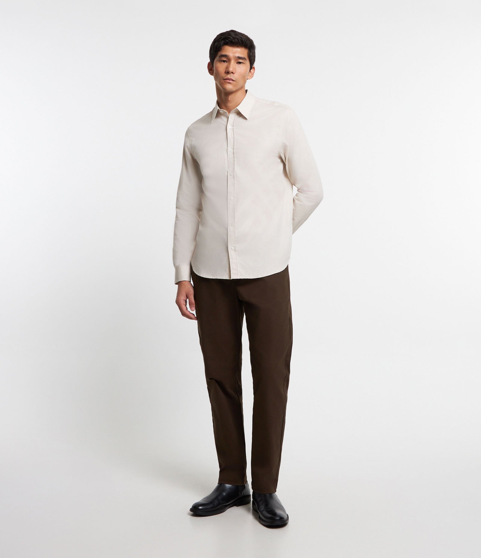 Camisa em Oxfordine com Abotoamento Frontal Crú 2