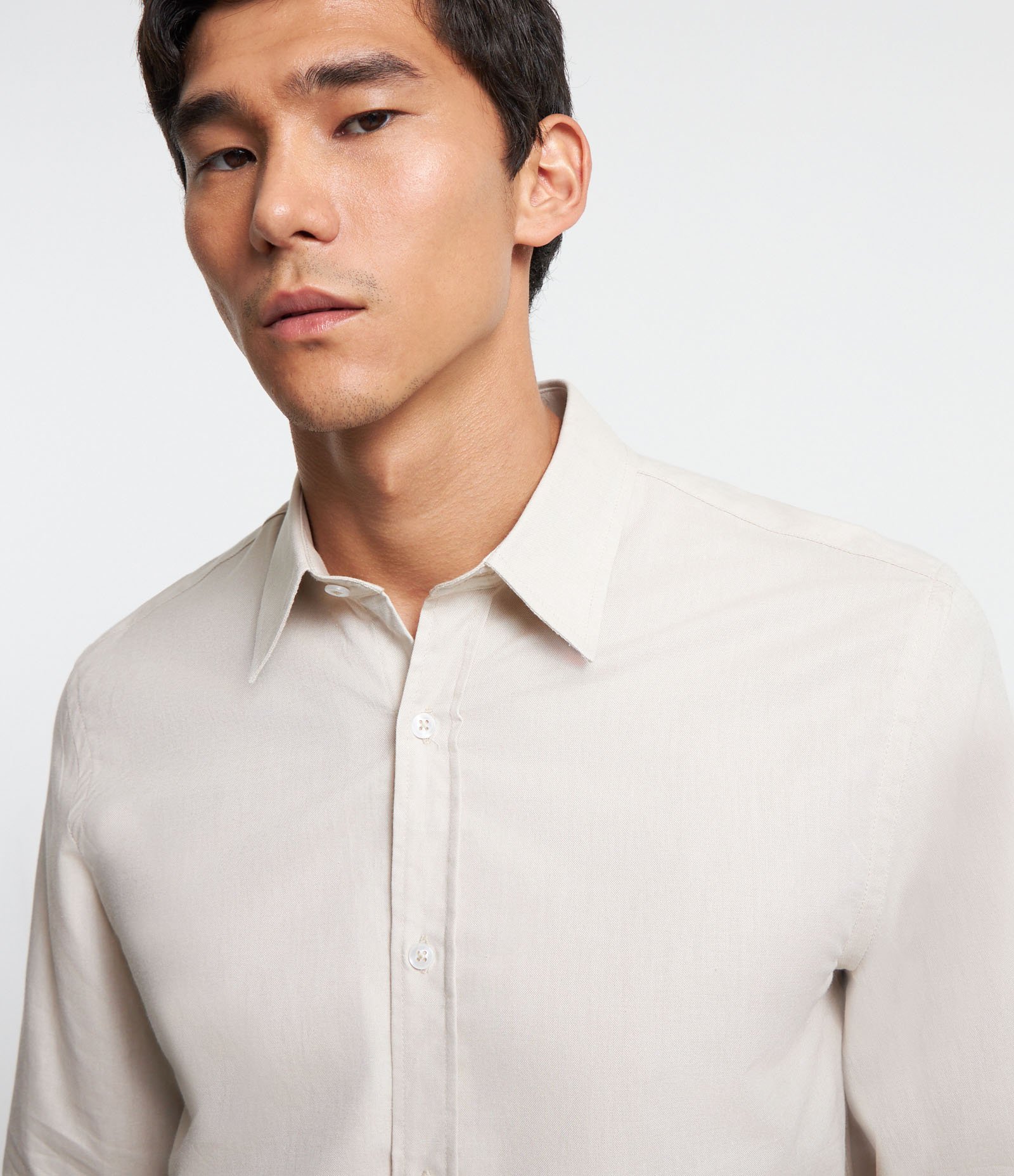 Camisa em Oxfordine com Abotoamento Frontal Crú 3