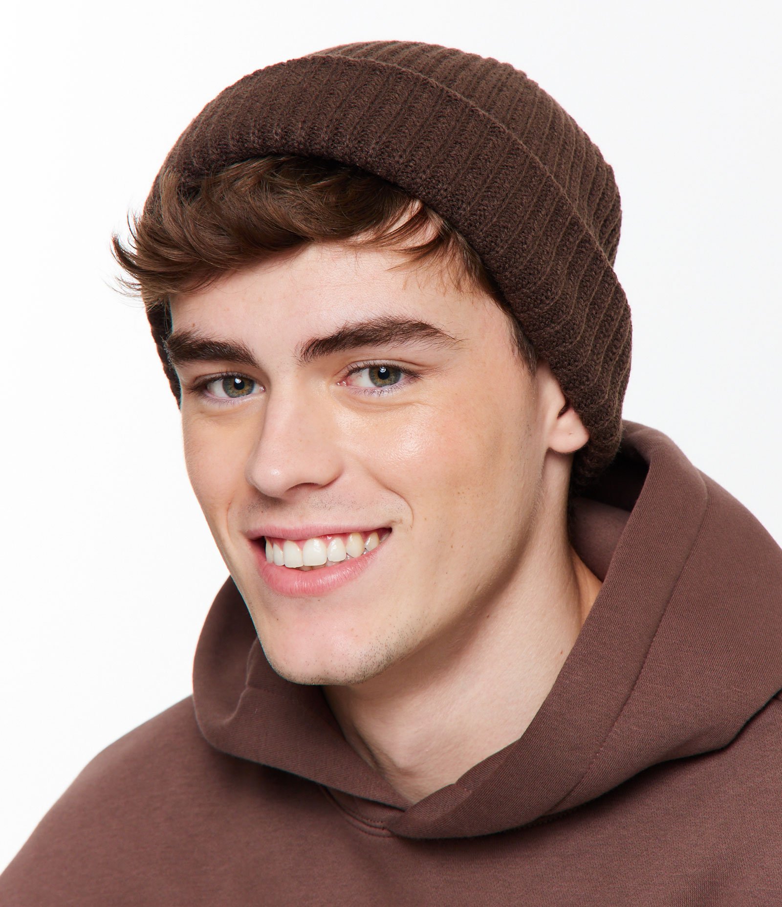 Touca Canelada em Tricô com Dobra Marrom 1