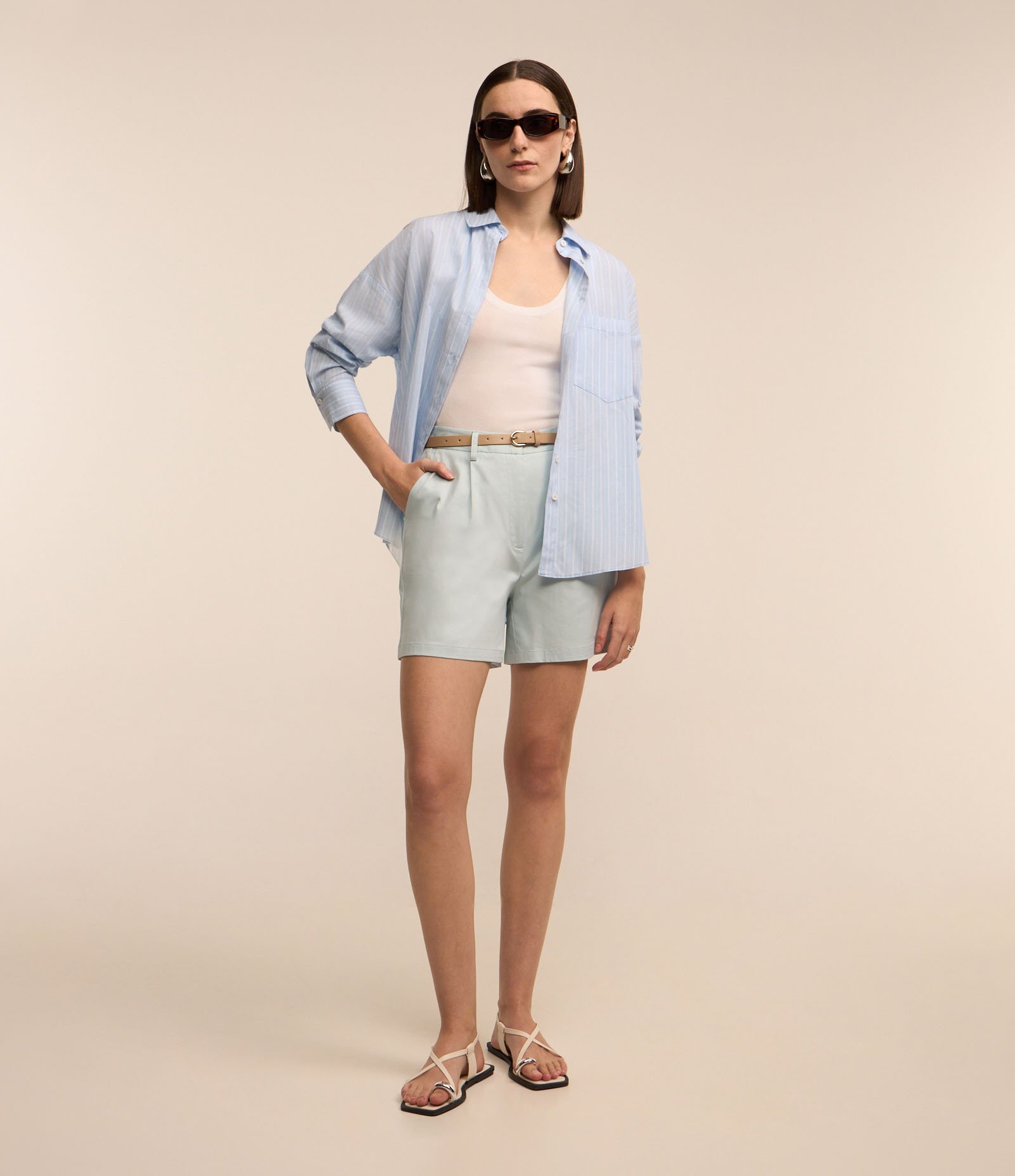 Short em Alfaiataria com Cinto de PU e Fivela de Metal Azul Bebê 2