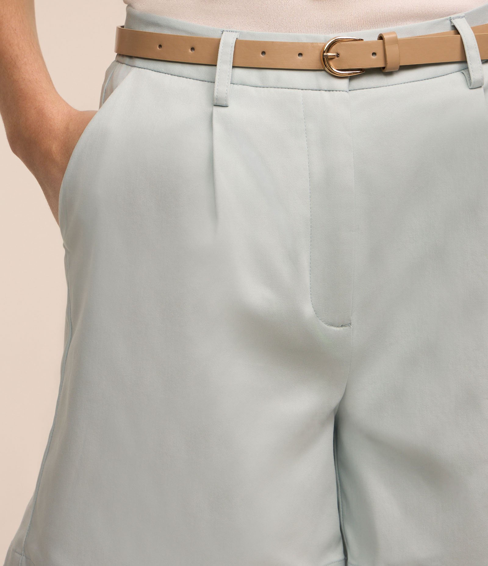 Short em Alfaiataria com Cinto de PU e Fivela de Metal Azul Bebê 4