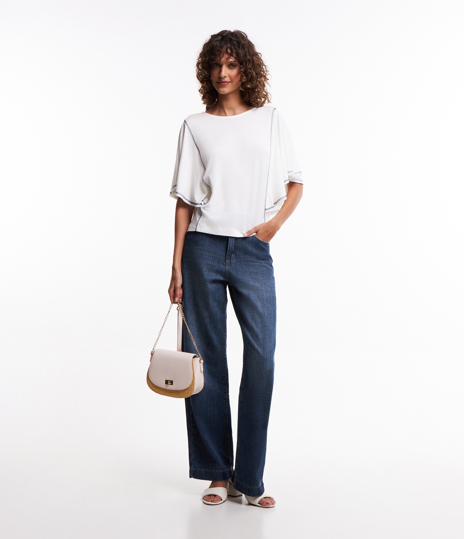 Blusa em Viscose com Manga Ampla e Detalhe Pespontado Branco Neve 2