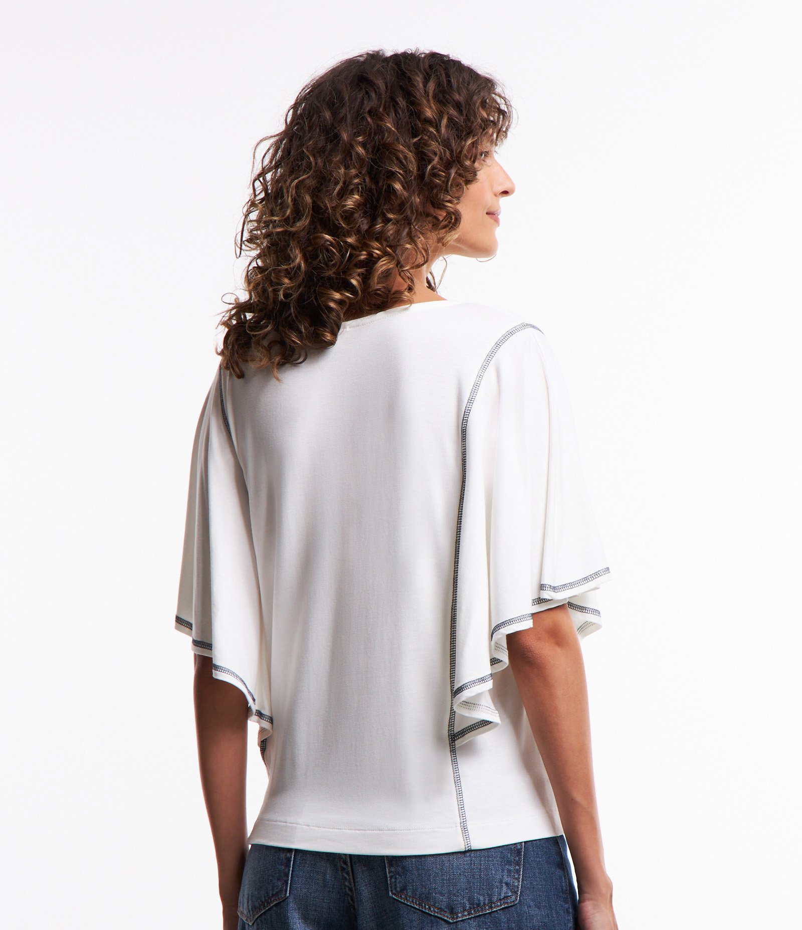 Blusa em Viscose com Manga Ampla e Detalhe Pespontado Branco Neve 4