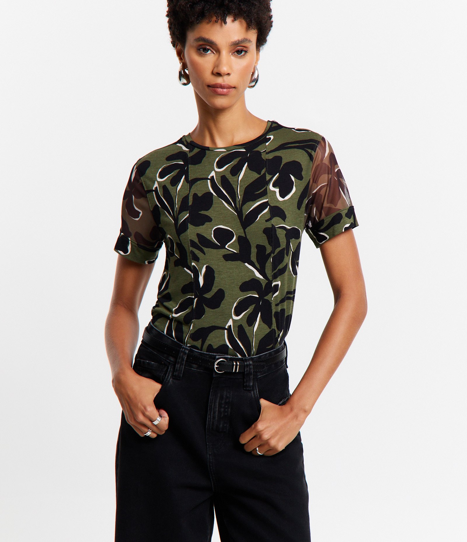 Blusa em Viscose com Estampa Floral e Manga em Tule Verde 1