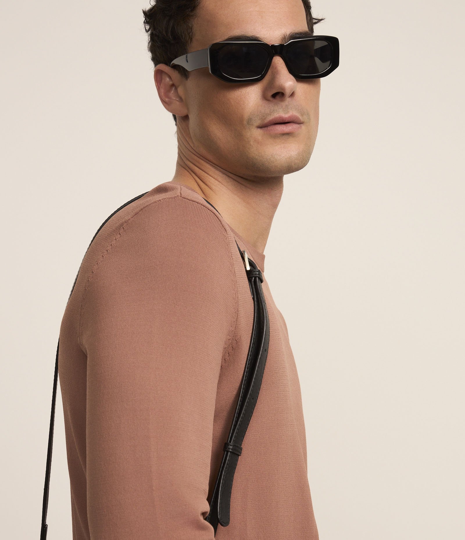 Suéter Básico em Viscose com Gola Redonda Marrom Médio 5