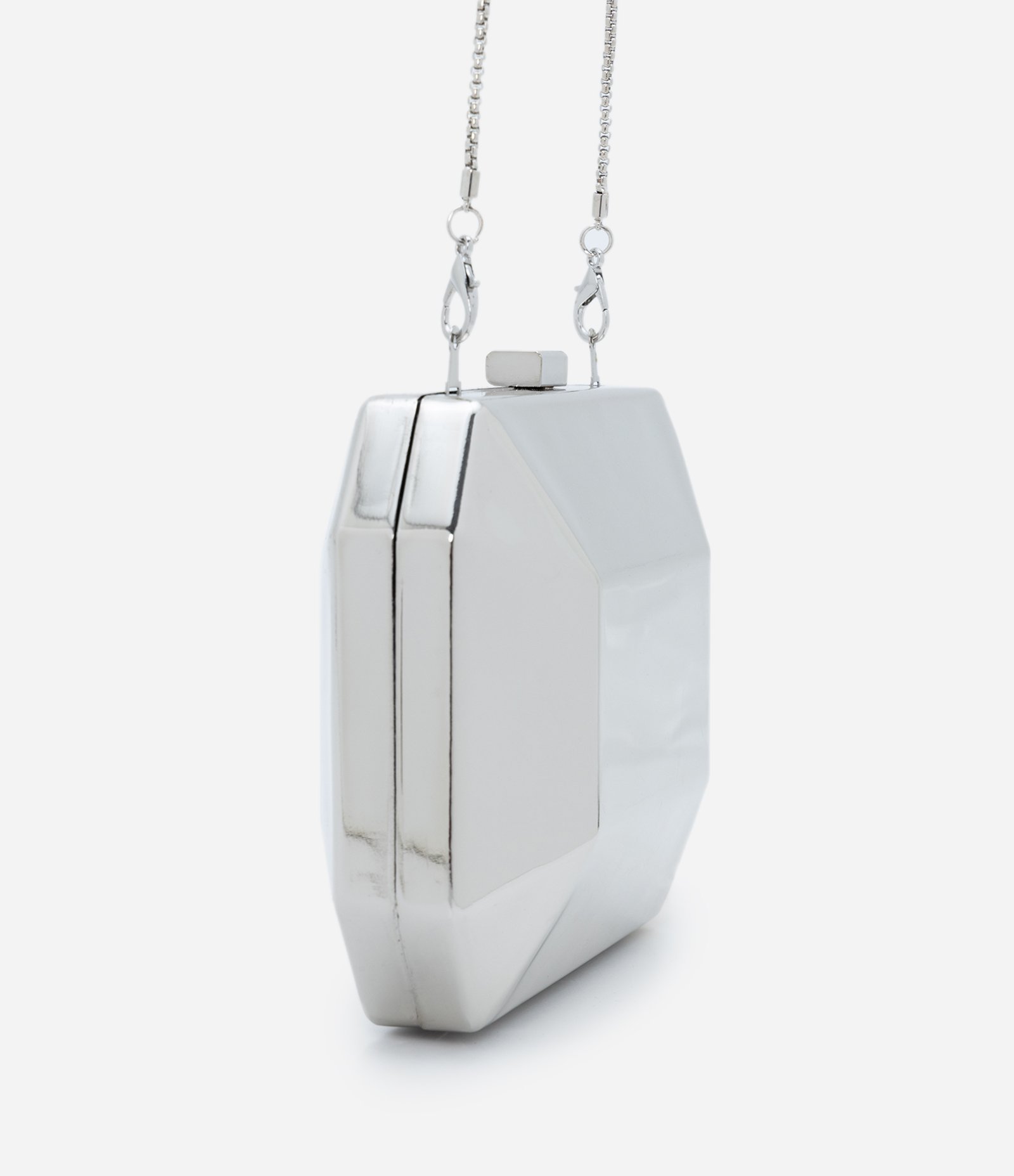 Bolsa Pequena em Metal e Alça de Corrente Prata 3