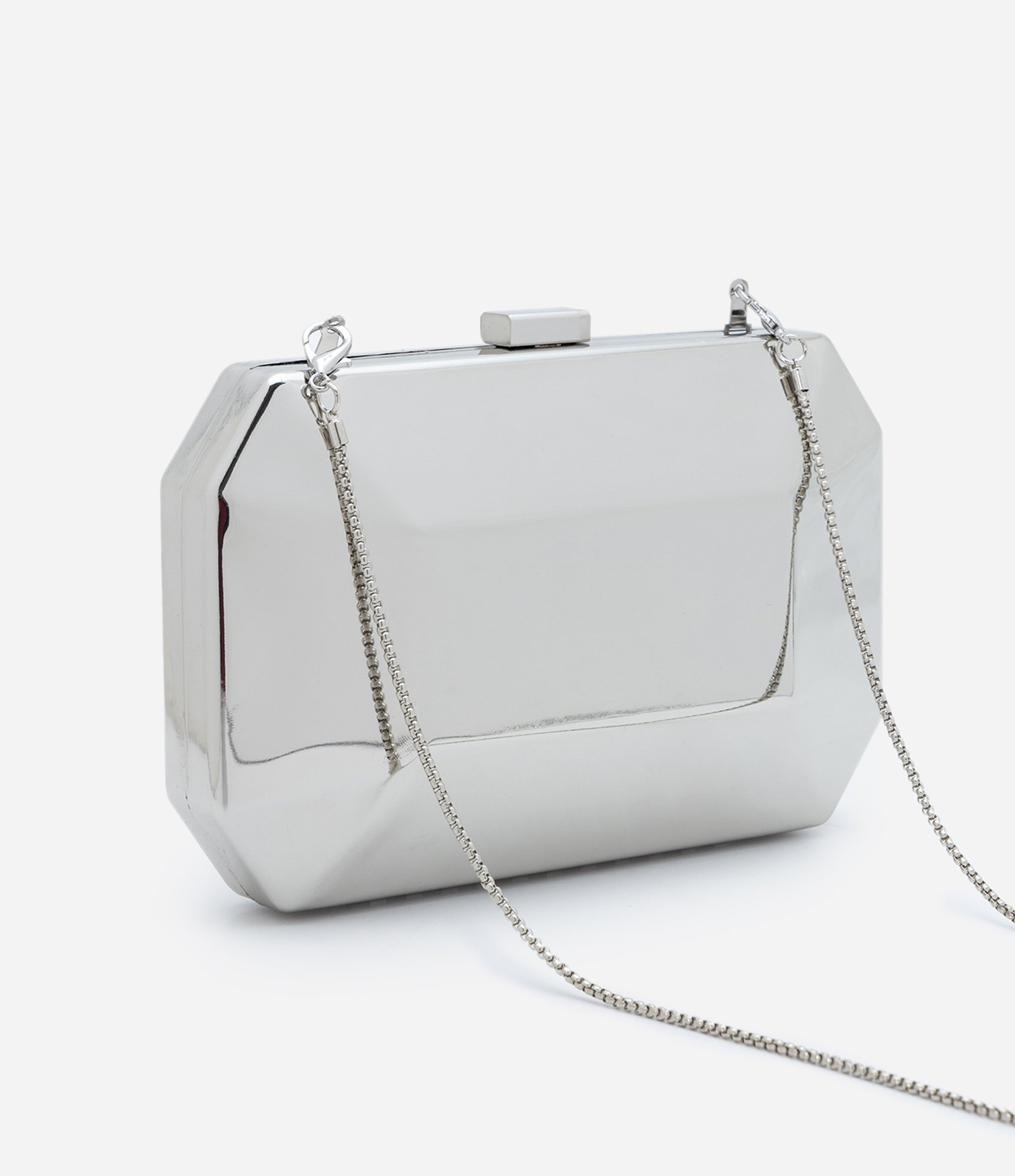 Bolsa Pequena em Metal e Alça de Corrente Prata 4