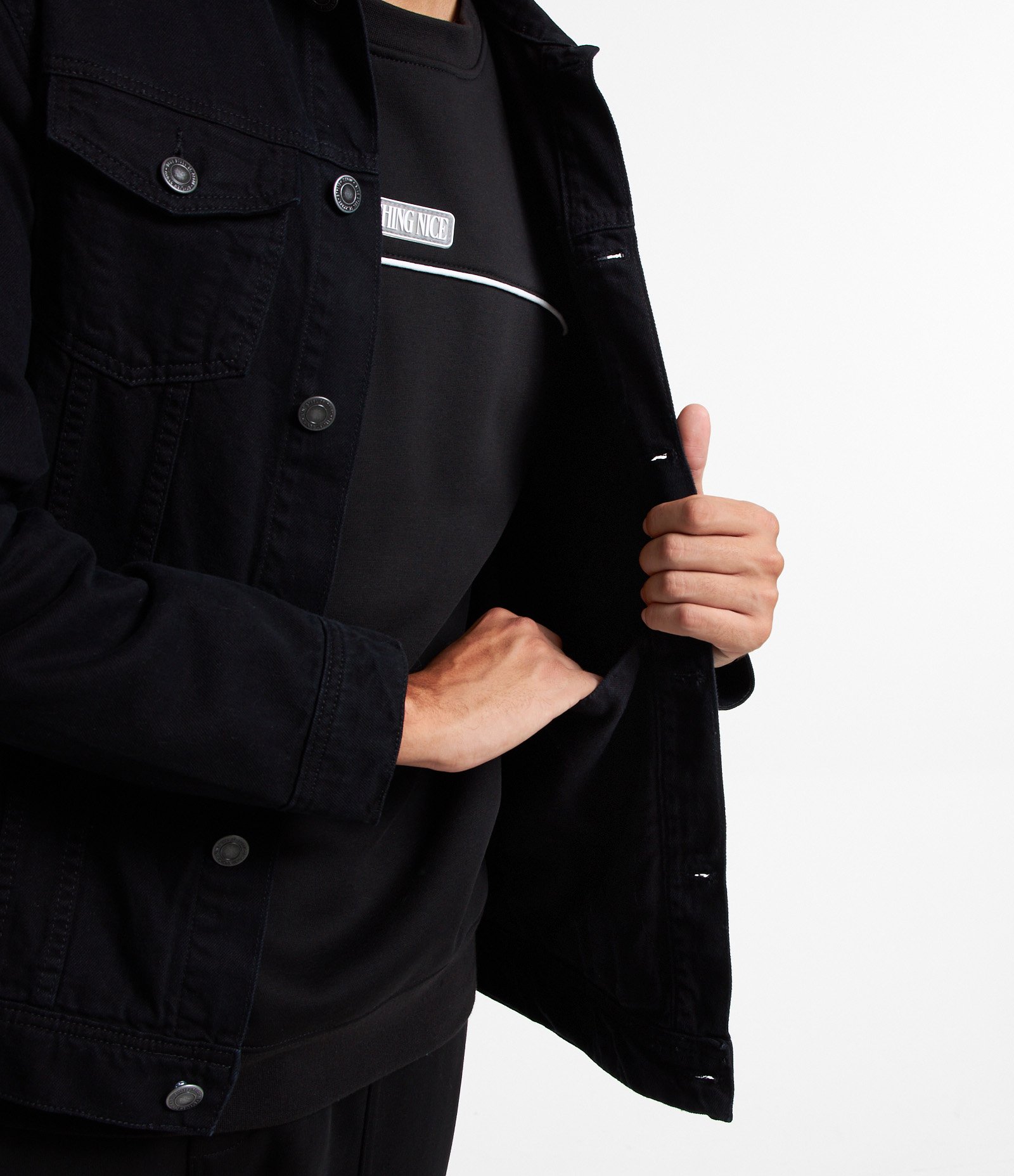 Jaqueta Trucker Regular em Sarja com Recortes Preto 5