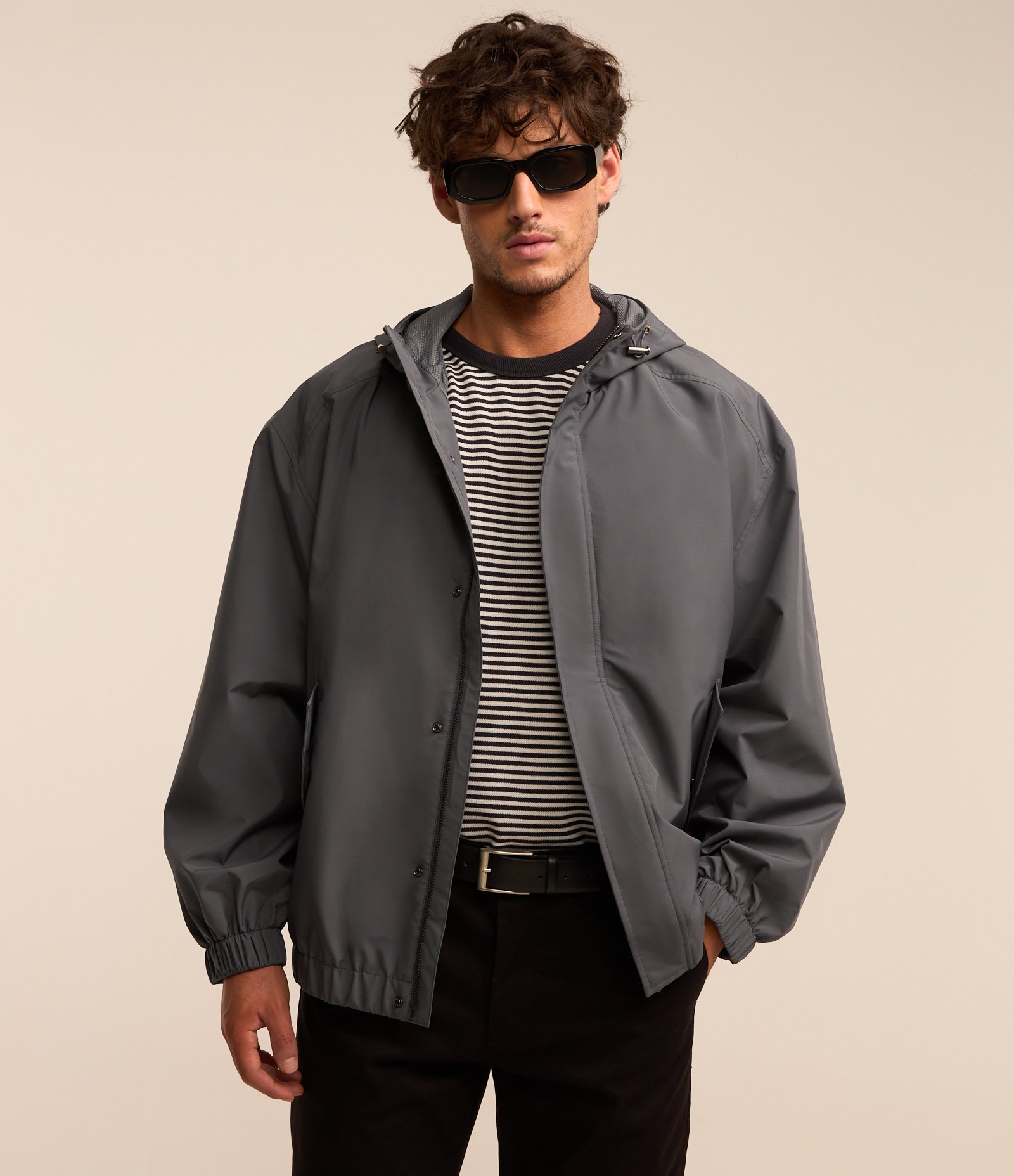 Jaqueta Gola Alta com Capuz e Bolsos com Botões Azul Acinzentado 1