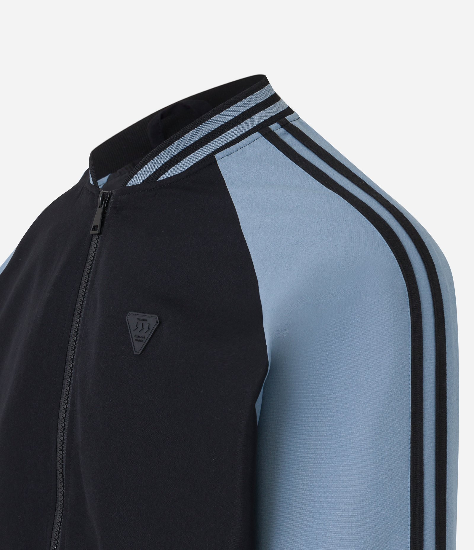 Jaqueta Bomber com Patch Localizado Preto/Azul 8