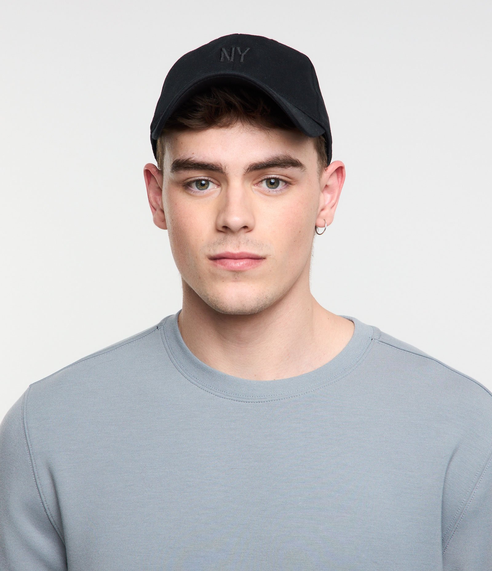 Boné Aba Curva em Sarja com Bordado New York Minimal Preto 1