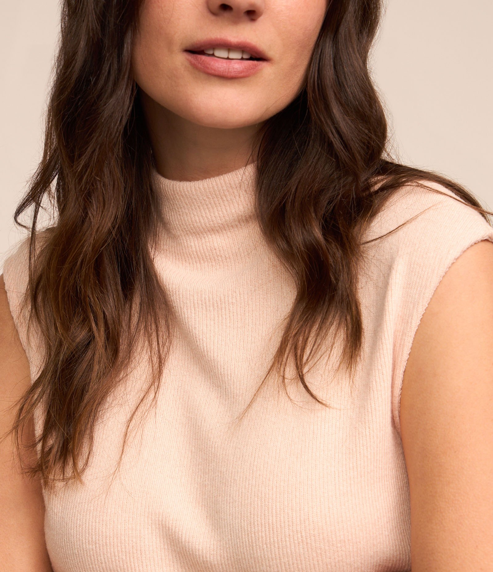 Blusa Sem Manga em Ribana com Golinha Alta Rosa Claro 4