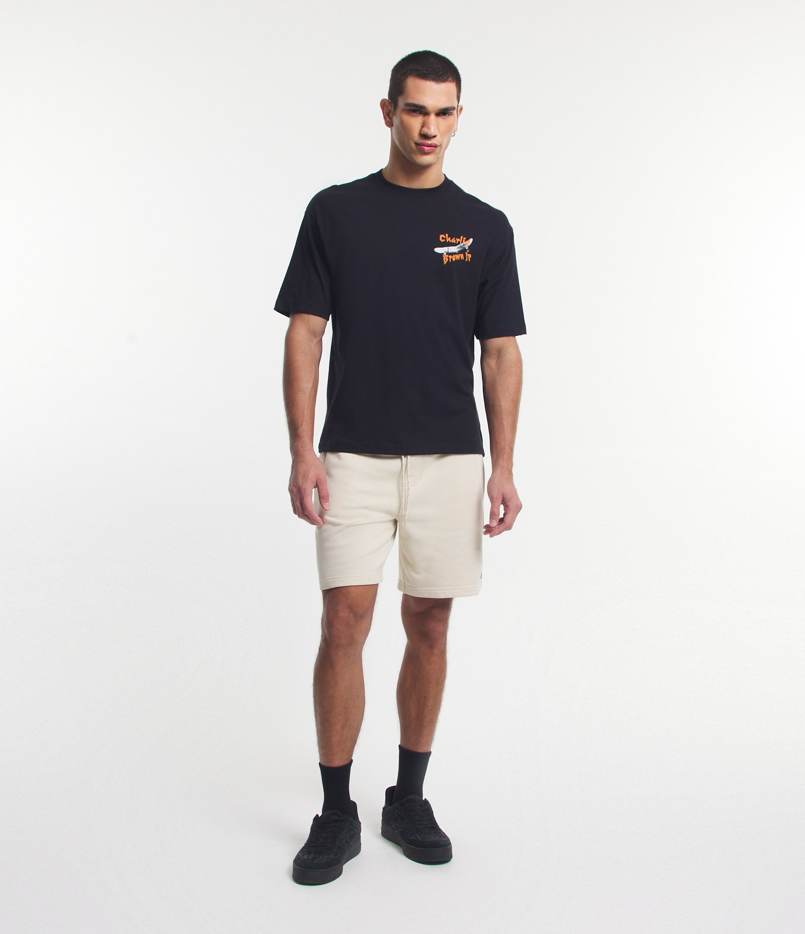 Camiseta Boxy com Estampa Charlie Brown Jr Preto 2