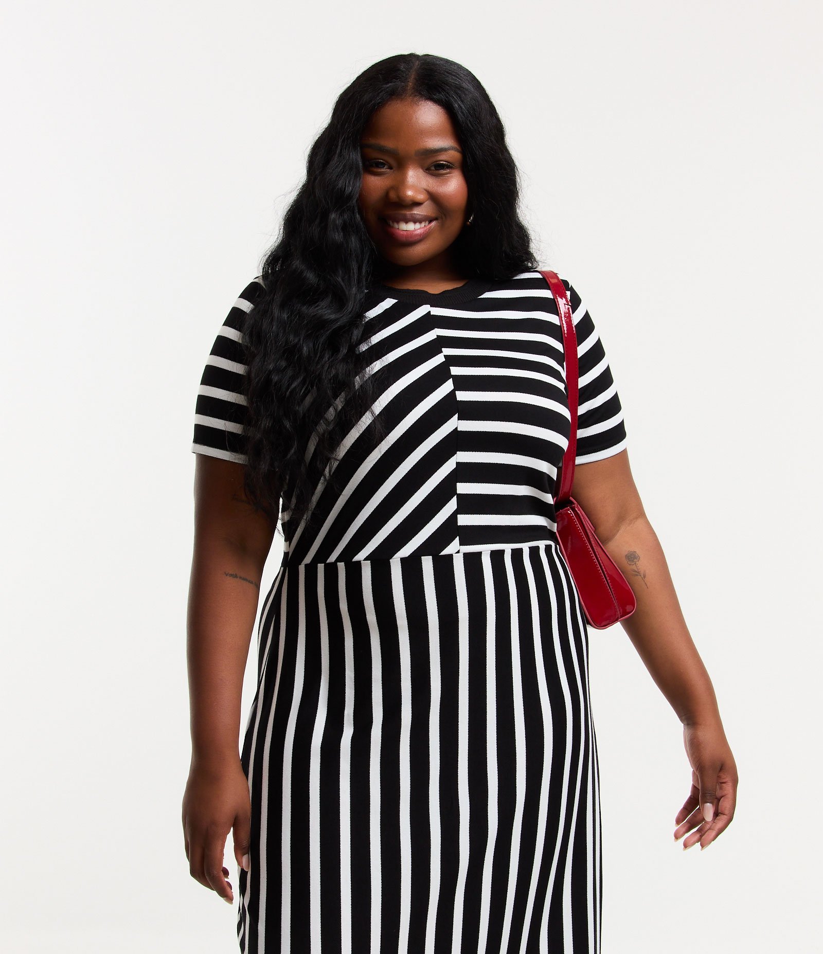 Vestido Midi em Crepe Listrado Curve & Plus Size Preto/Branco 3