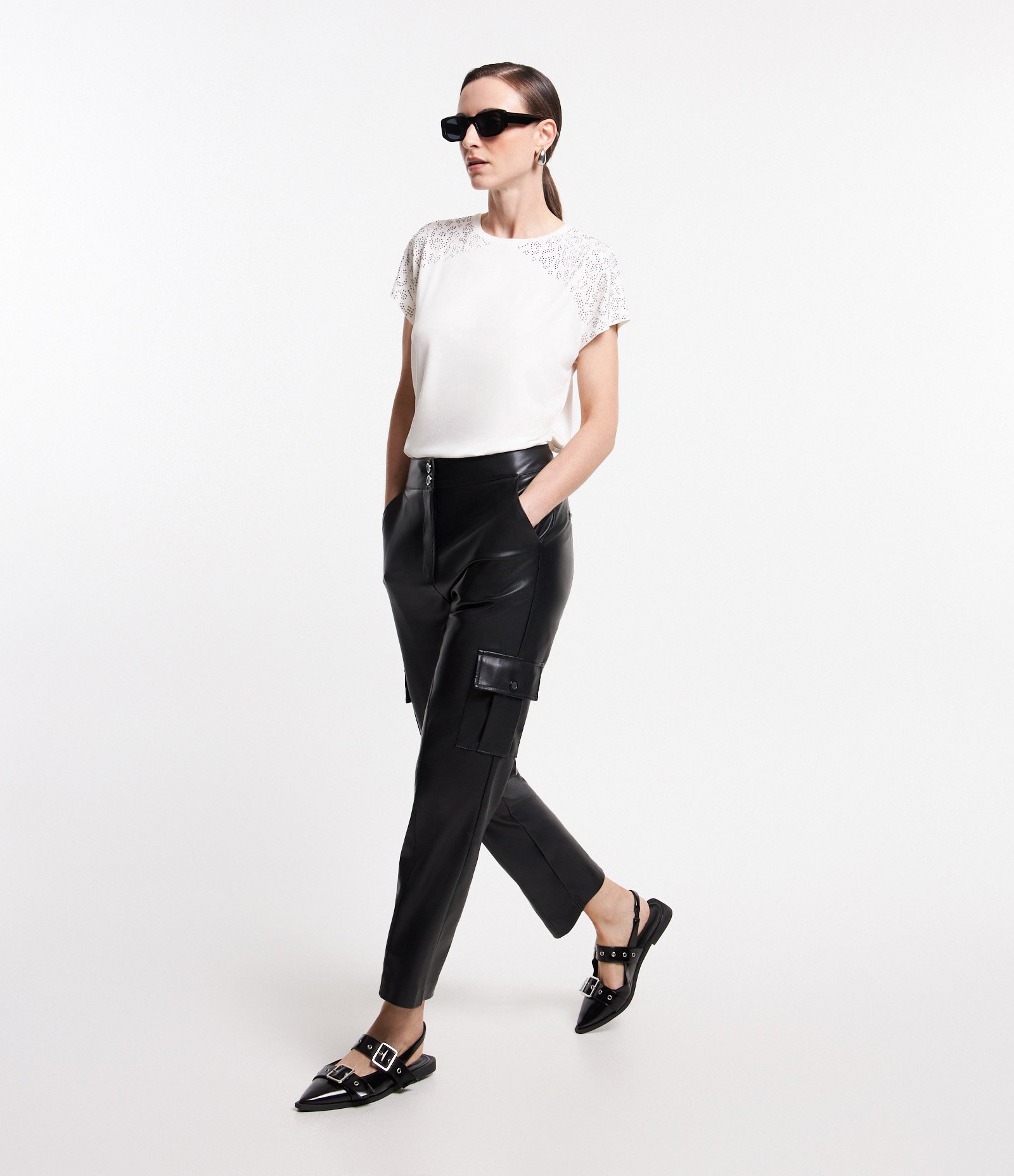 Blusa em Algodão com Strass em Padronagem Animal Print Onça Branco 2