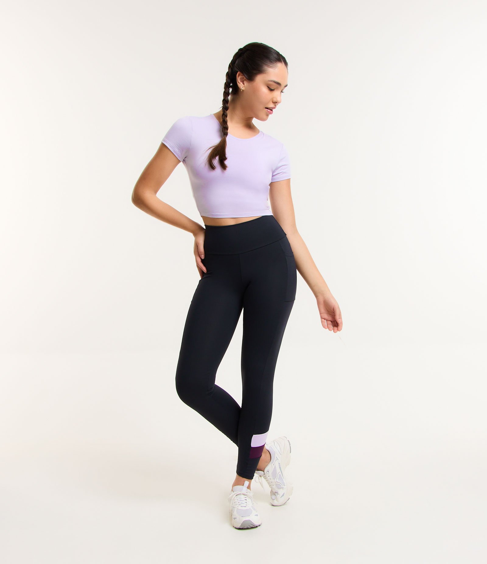 Camiseta Cropped Esportiva com Diferencial Toque Suave Lilás 2