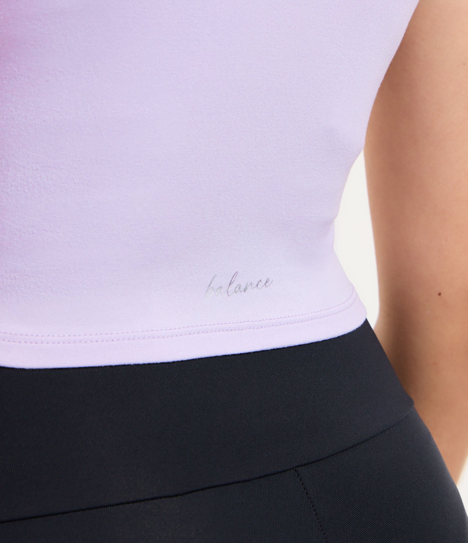 Camiseta Cropped Esportiva com Diferencial Toque Suave Lilás 5
