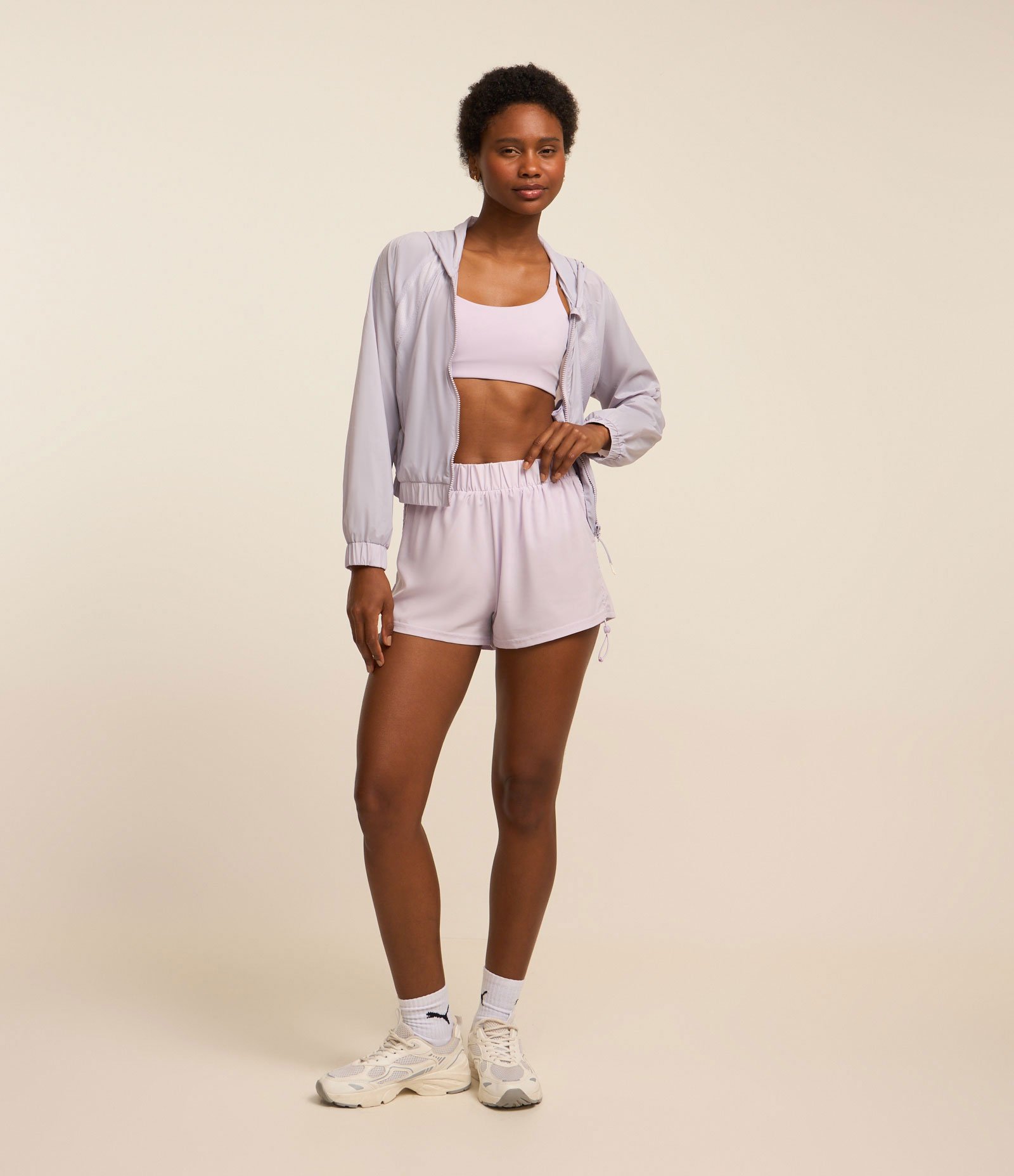 Bermuda Esportiva Runner com Ajustador nas Laterais Lilás 1
