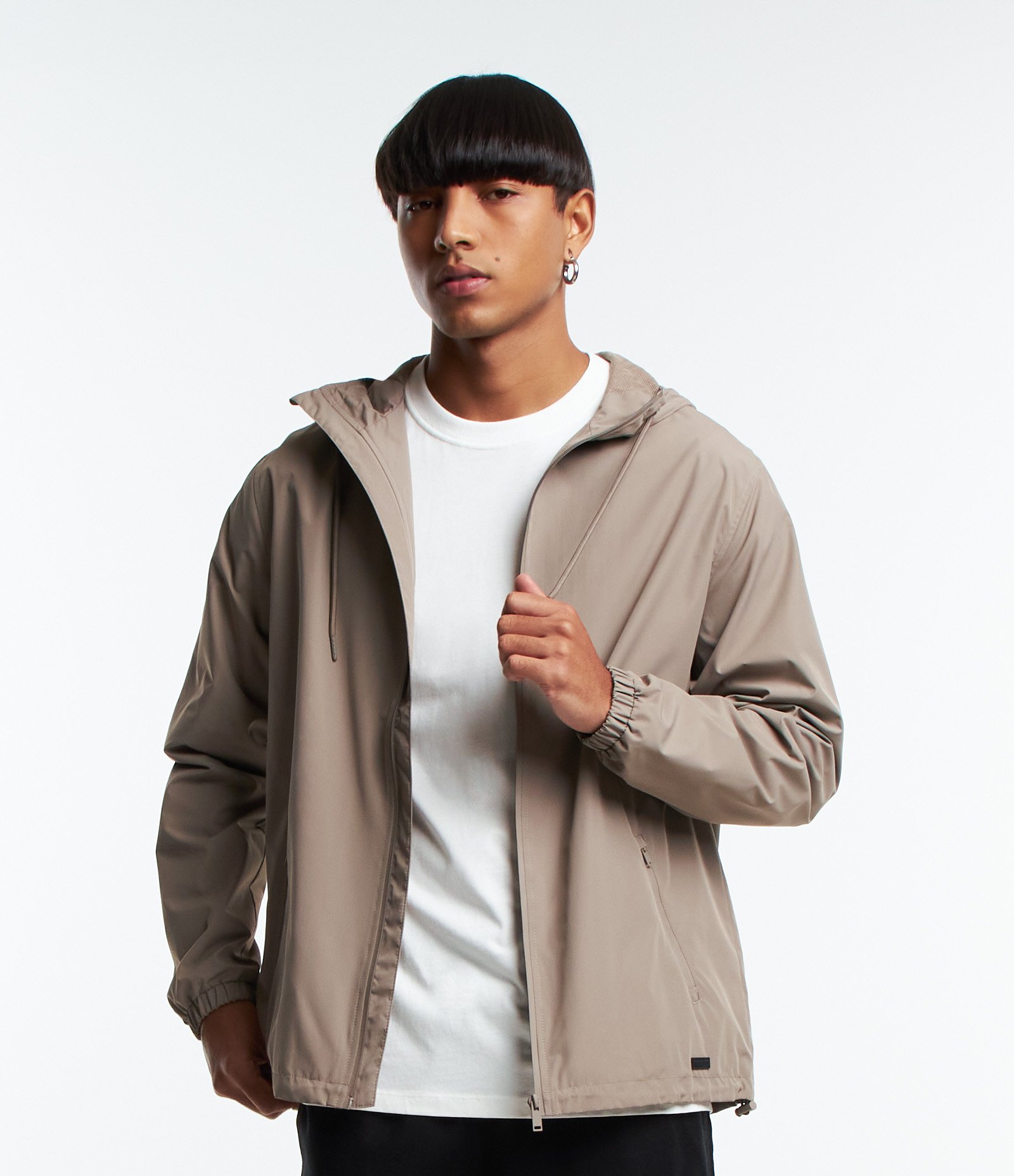 Jaqueta Quebra Vento com Capuz e Bolso de Zíper Fusionado Cinza 1