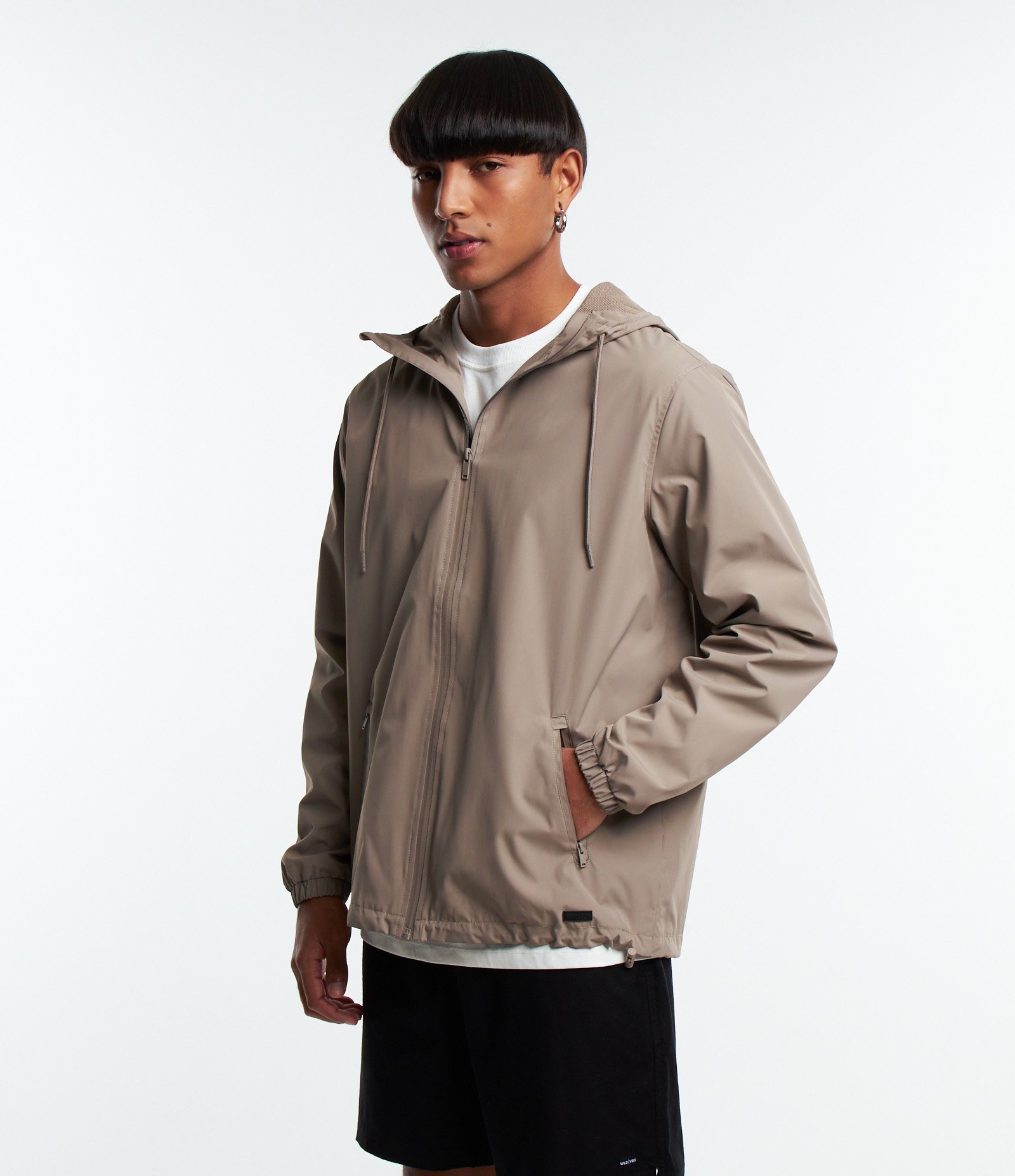 Jaqueta Quebra Vento com Capuz e Bolso de Zíper Fusionado Cinza 2