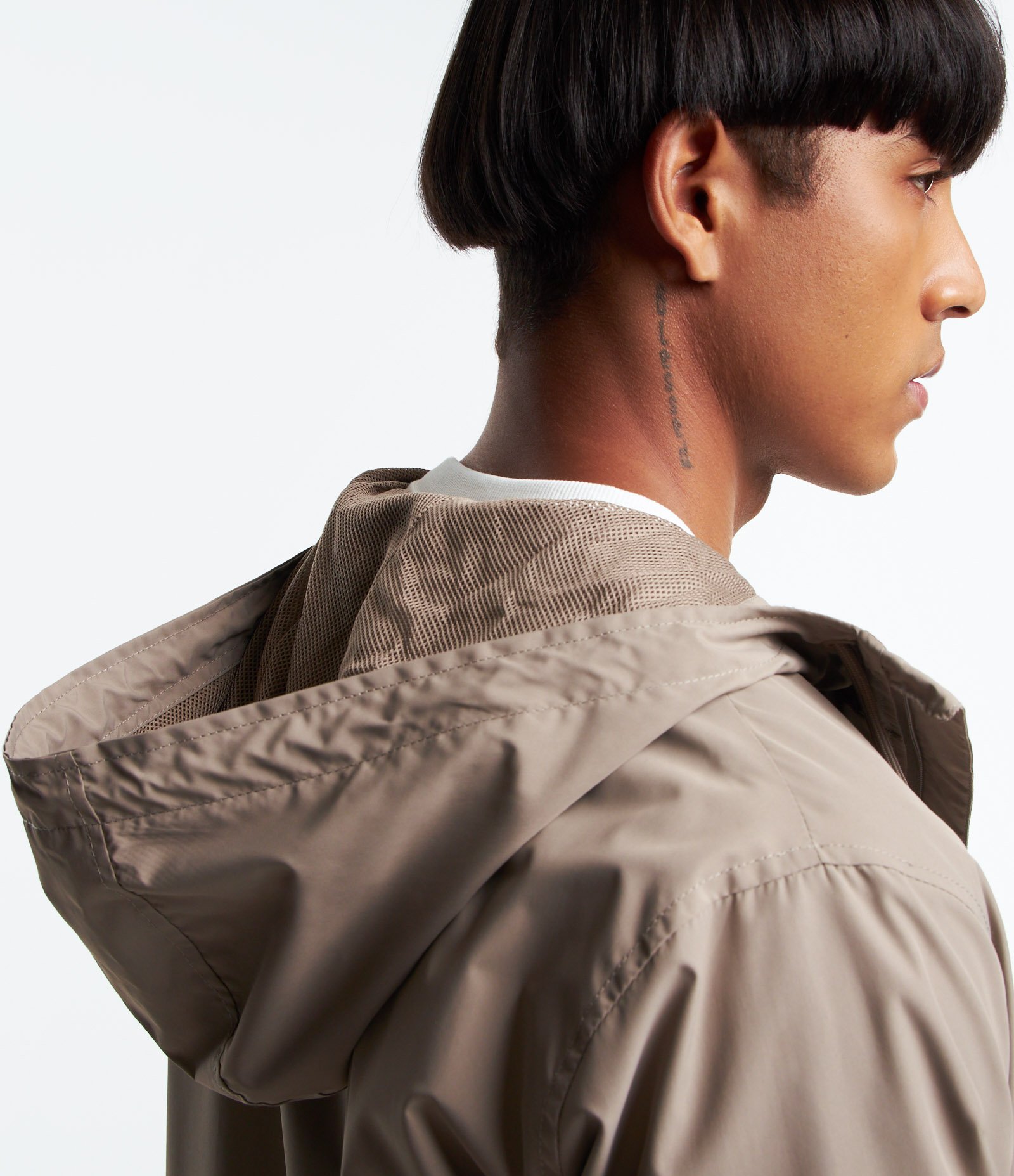 Jaqueta Quebra Vento com Capuz e Bolso de Zíper Fusionado Cinza 4