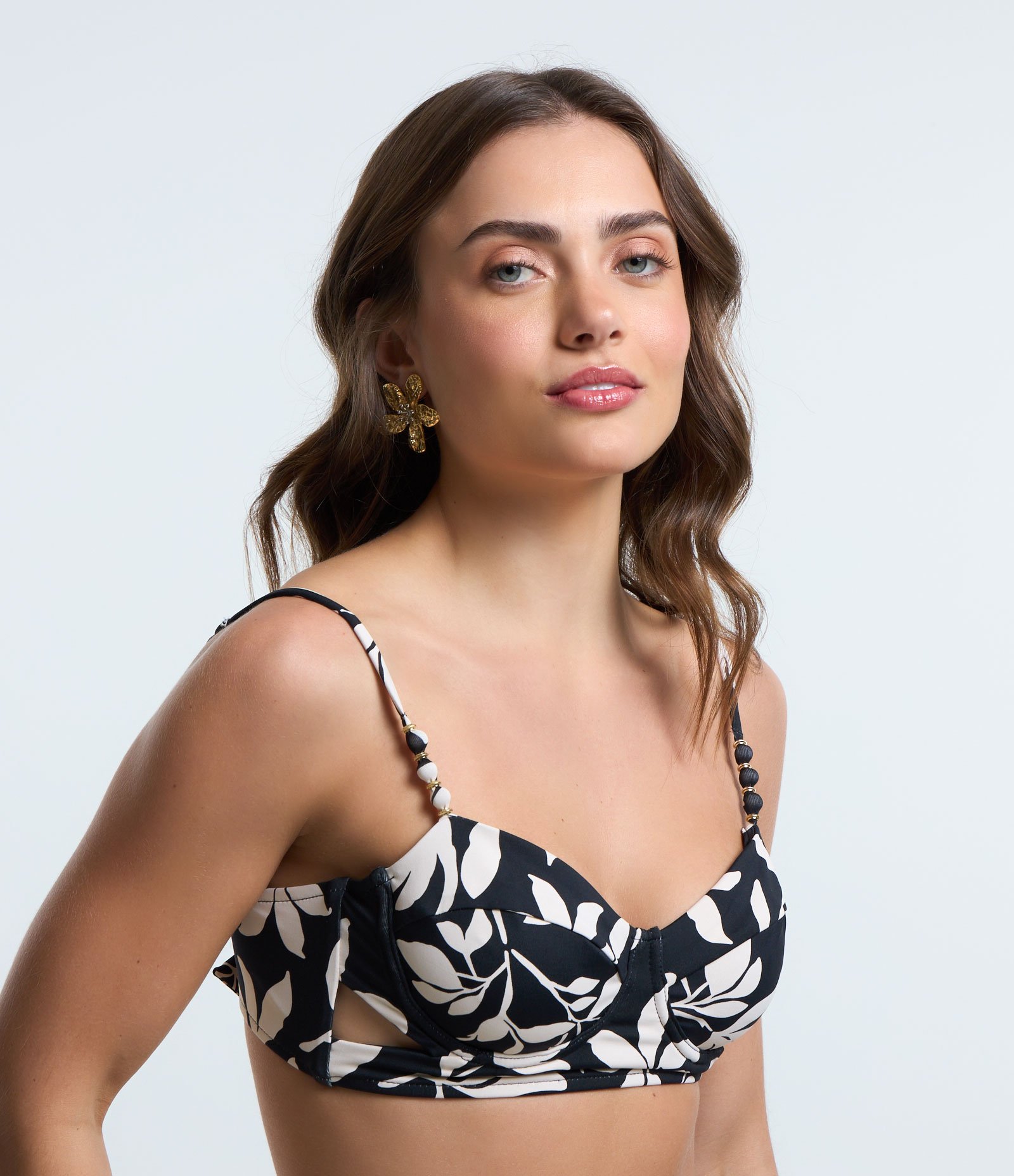 Biquíni Top Meia Taça em Poliamida com Estampa Folhagens Preto 1