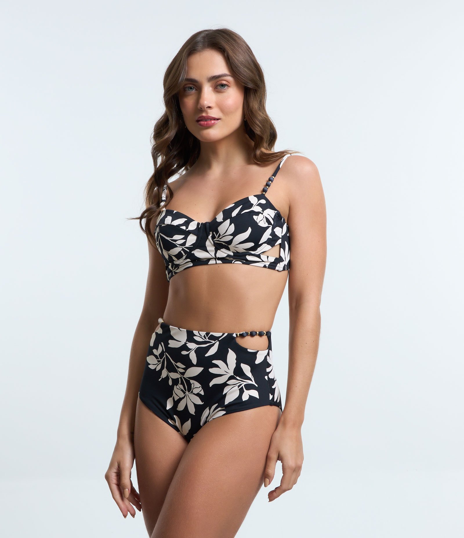 Biquíni Top Meia Taça em Poliamida com Estampa Folhagens Preto 2