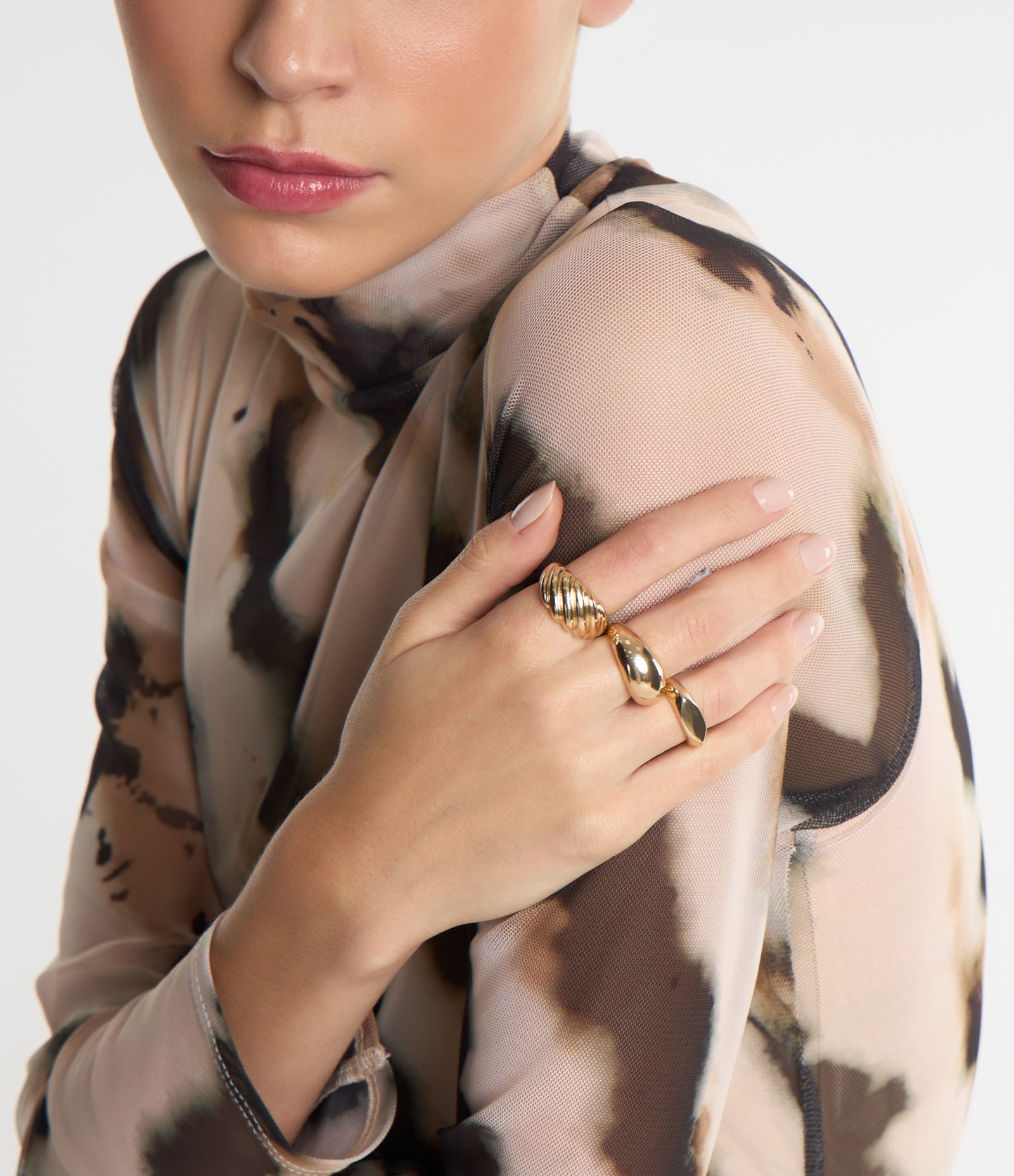 Kit 03 Anéis Médios Efeito Bold Dourado 1