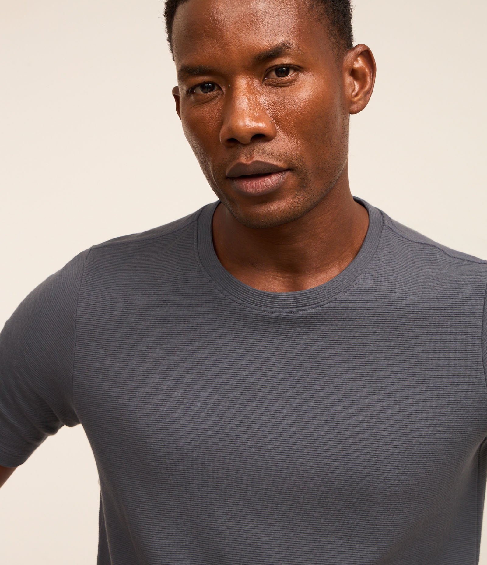 Camiseta Slim em Algodão Peruano com Textura Canelada Azul Petróleo 4