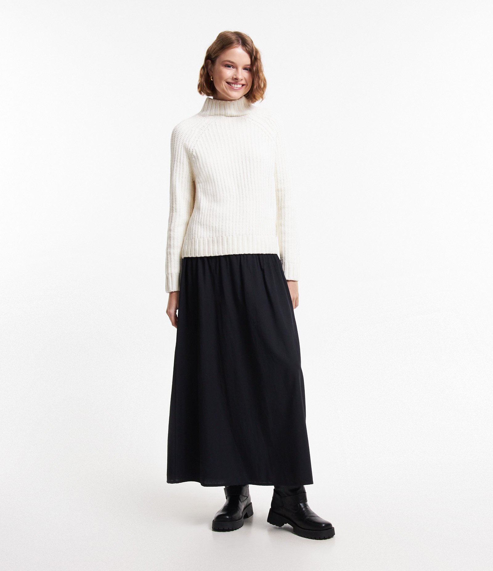 Saia New Midi em Tricoline com Pala Larga Preto 1