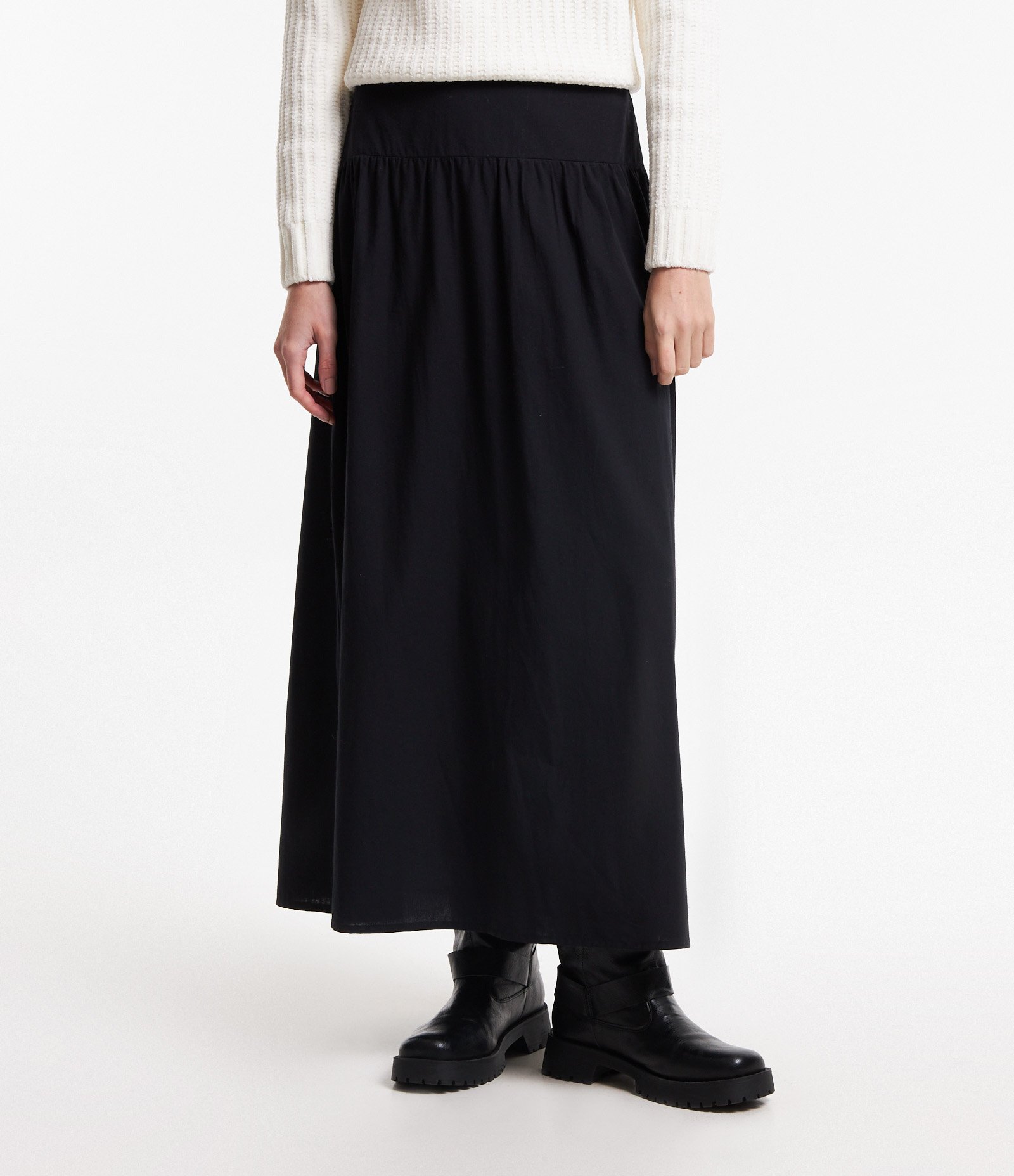 Saia New Midi em Tricoline com Pala Larga Preto 2