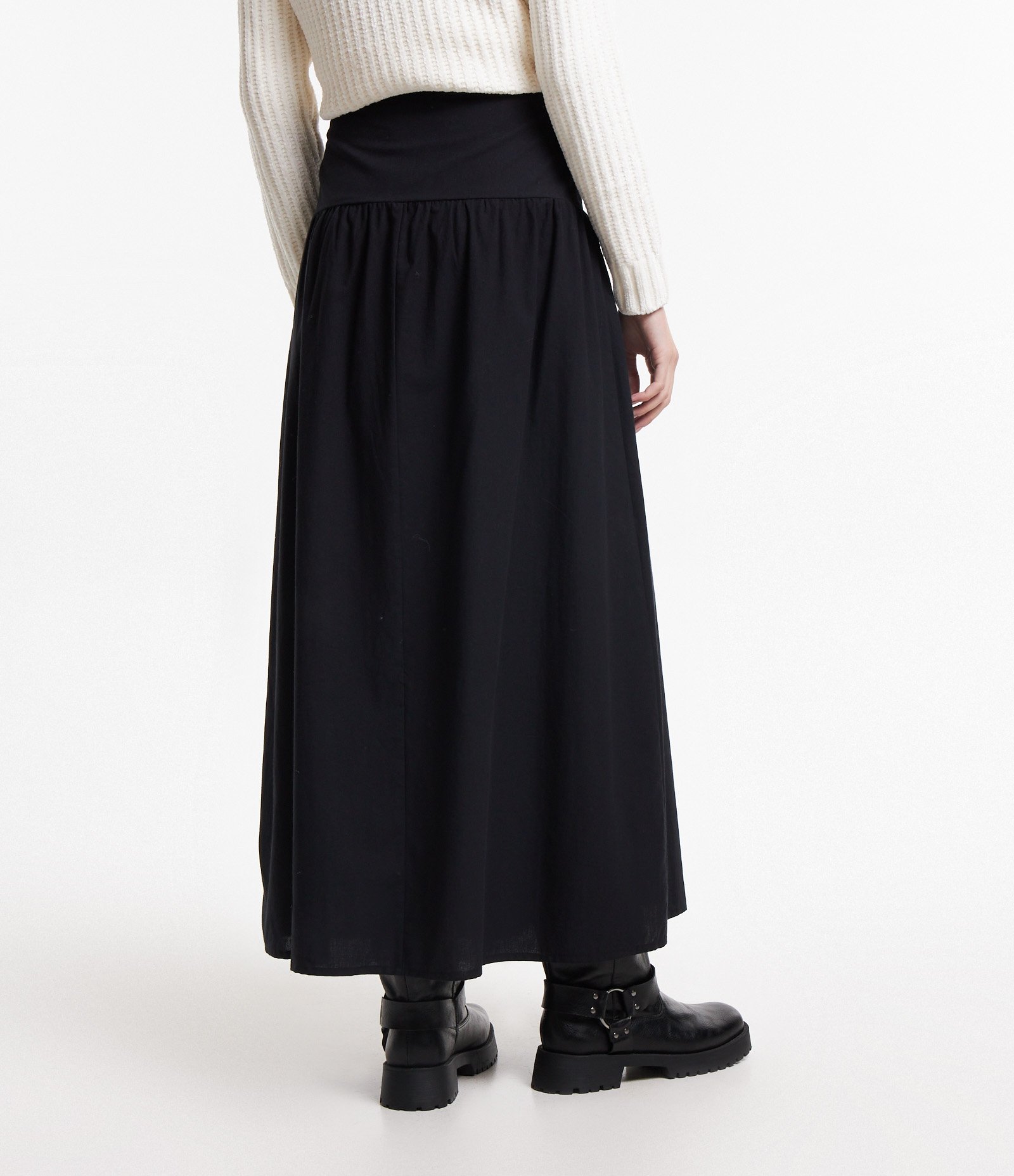 Saia New Midi em Tricoline com Pala Larga Preto 3