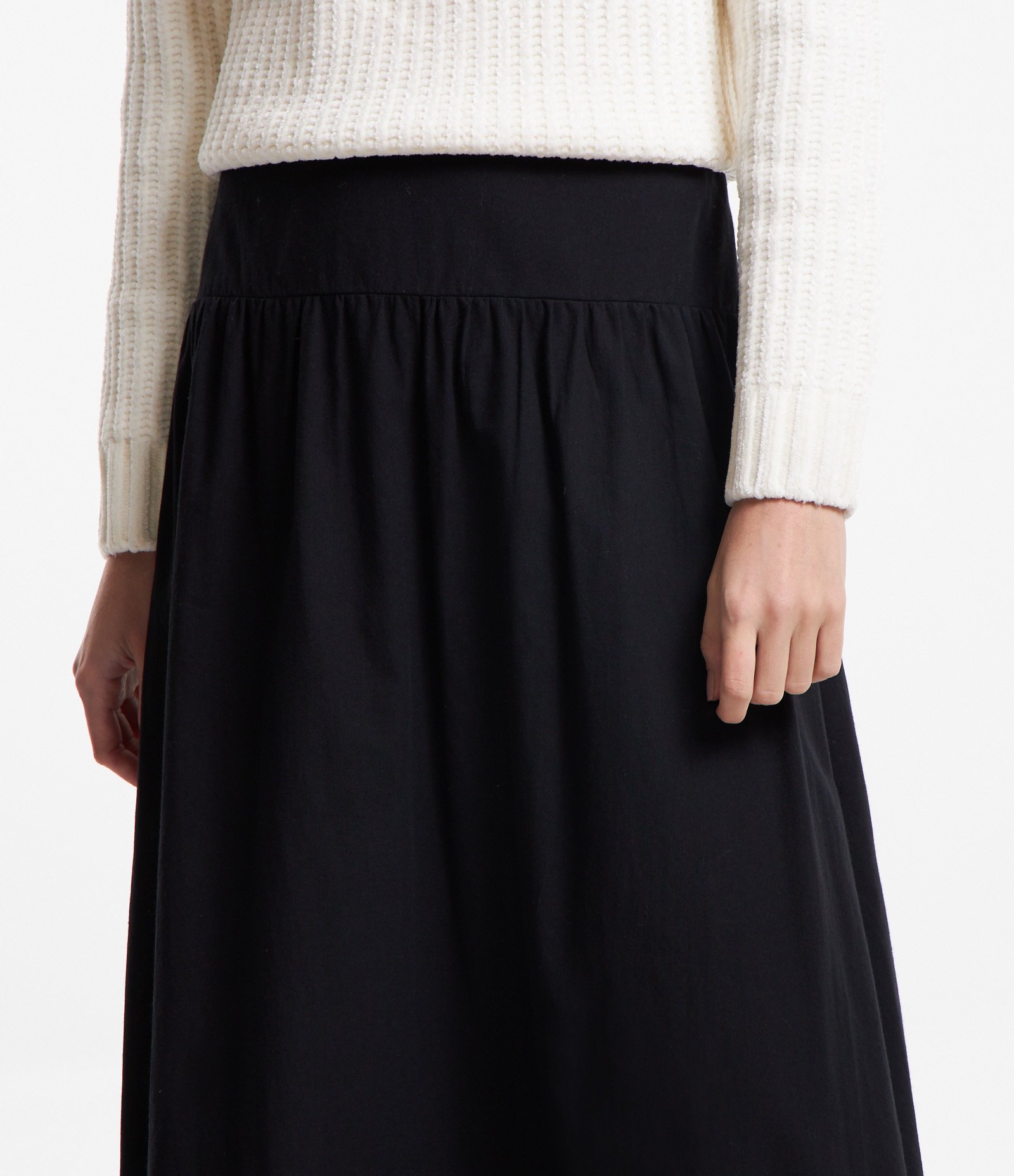 Saia New Midi em Tricoline com Pala Larga Preto 4