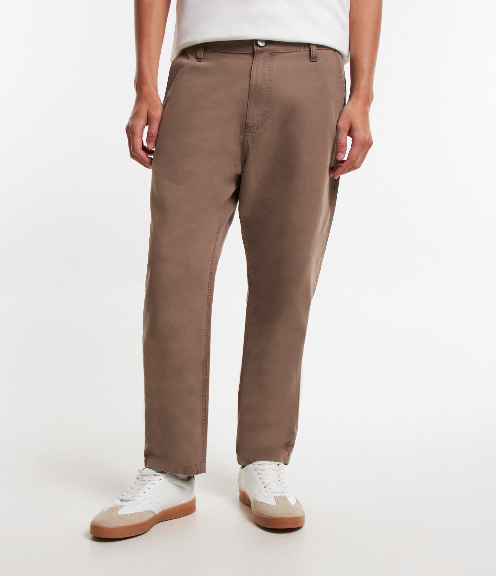 Calça Reta Loose em Sarja com Bolso Faca Marrom 2