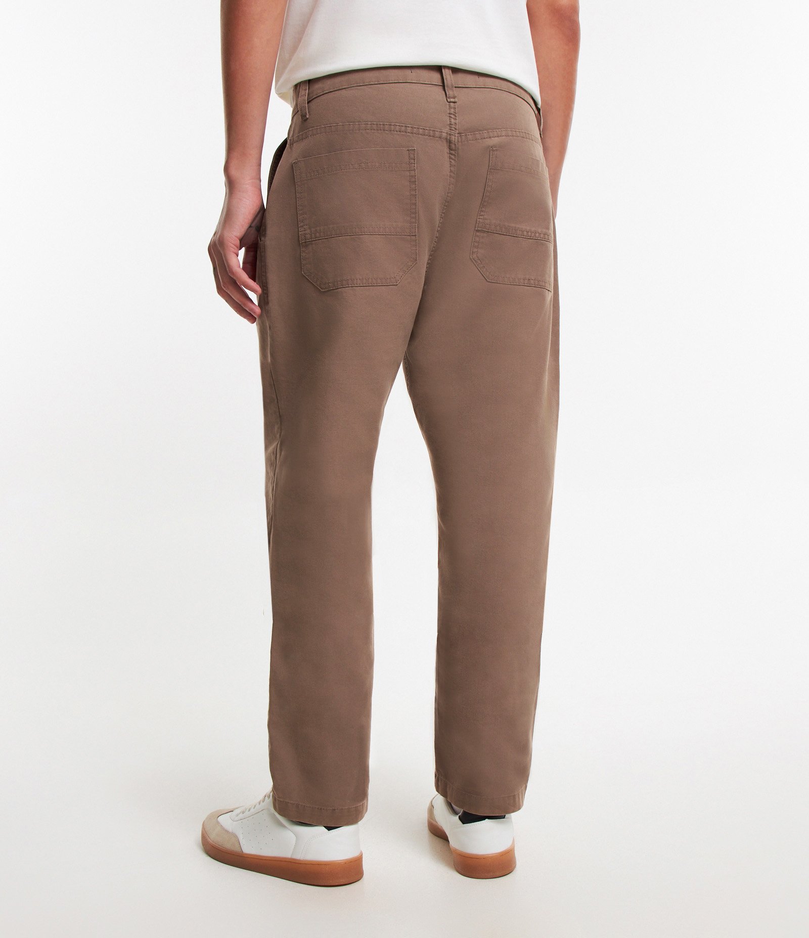 Calça Reta Loose em Sarja com Bolso Faca Marrom 4