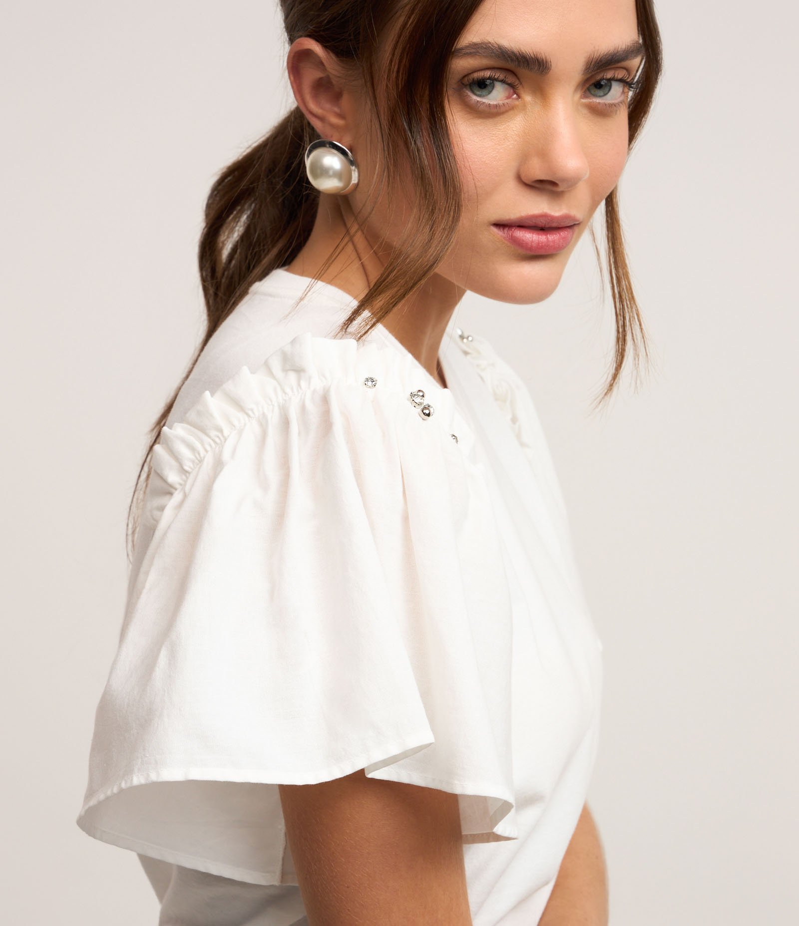 Blusa em Algodão com Strass na Manga Bufante Branco 3