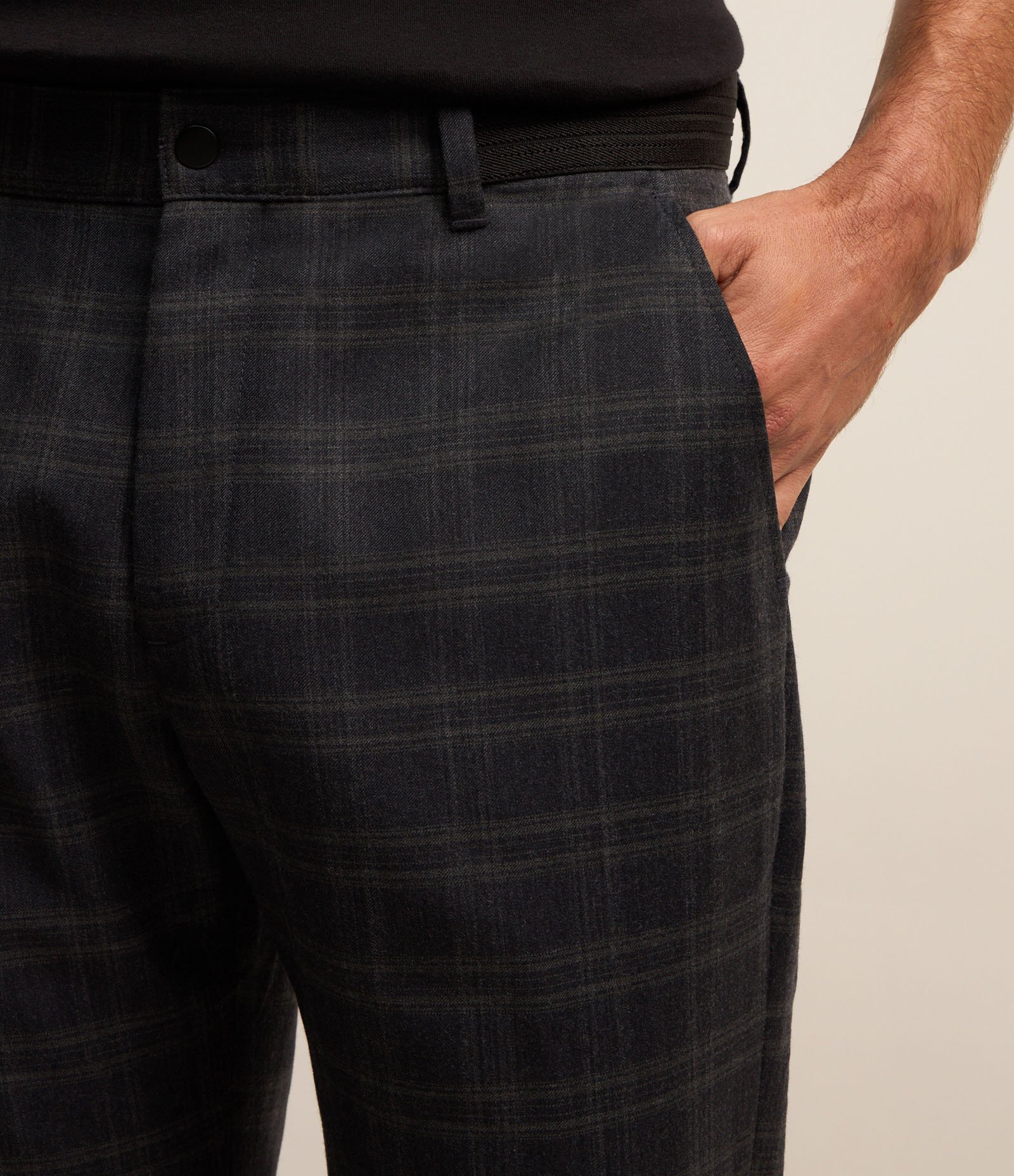 Calça Social Alfaiatada com Estampa Xadrez Azul Escuro 4