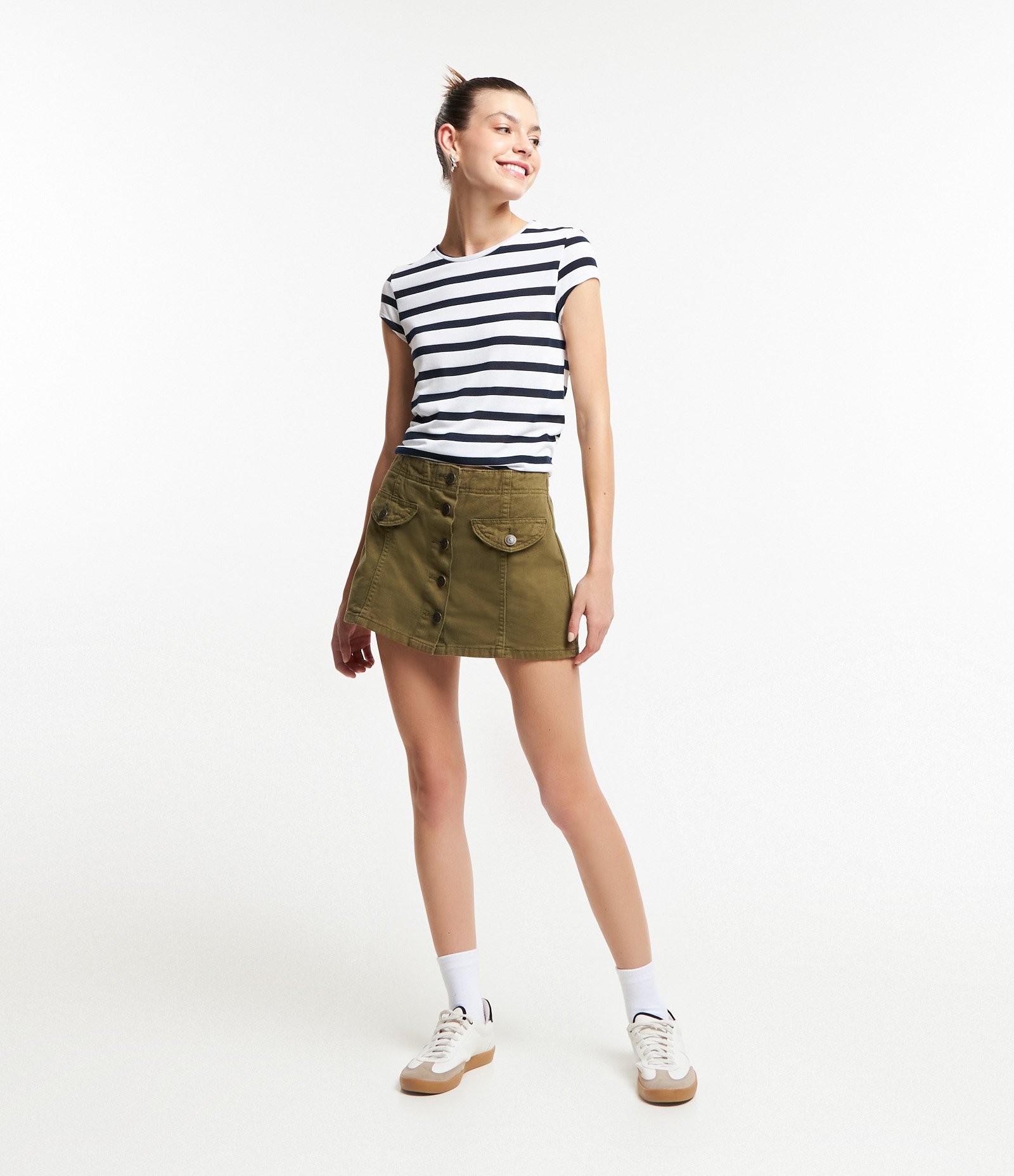 Blusa T-shirt em Meia Malha Listrada Azul 2