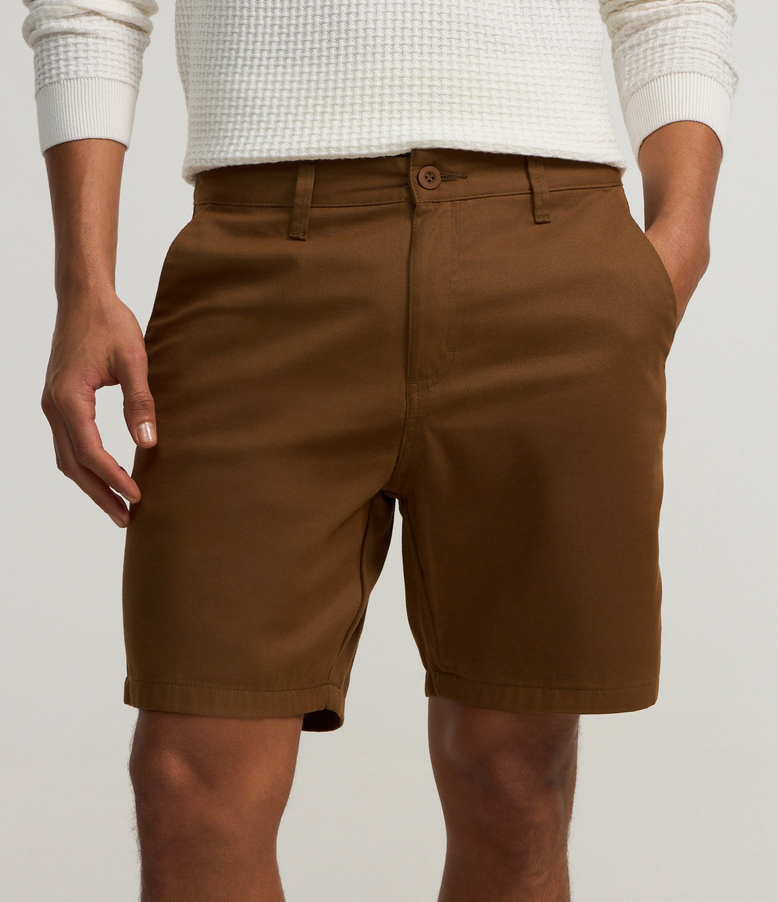 Bermuda Básica em Sarja com Passantes e Bolsos Marrom Caramelo 2
