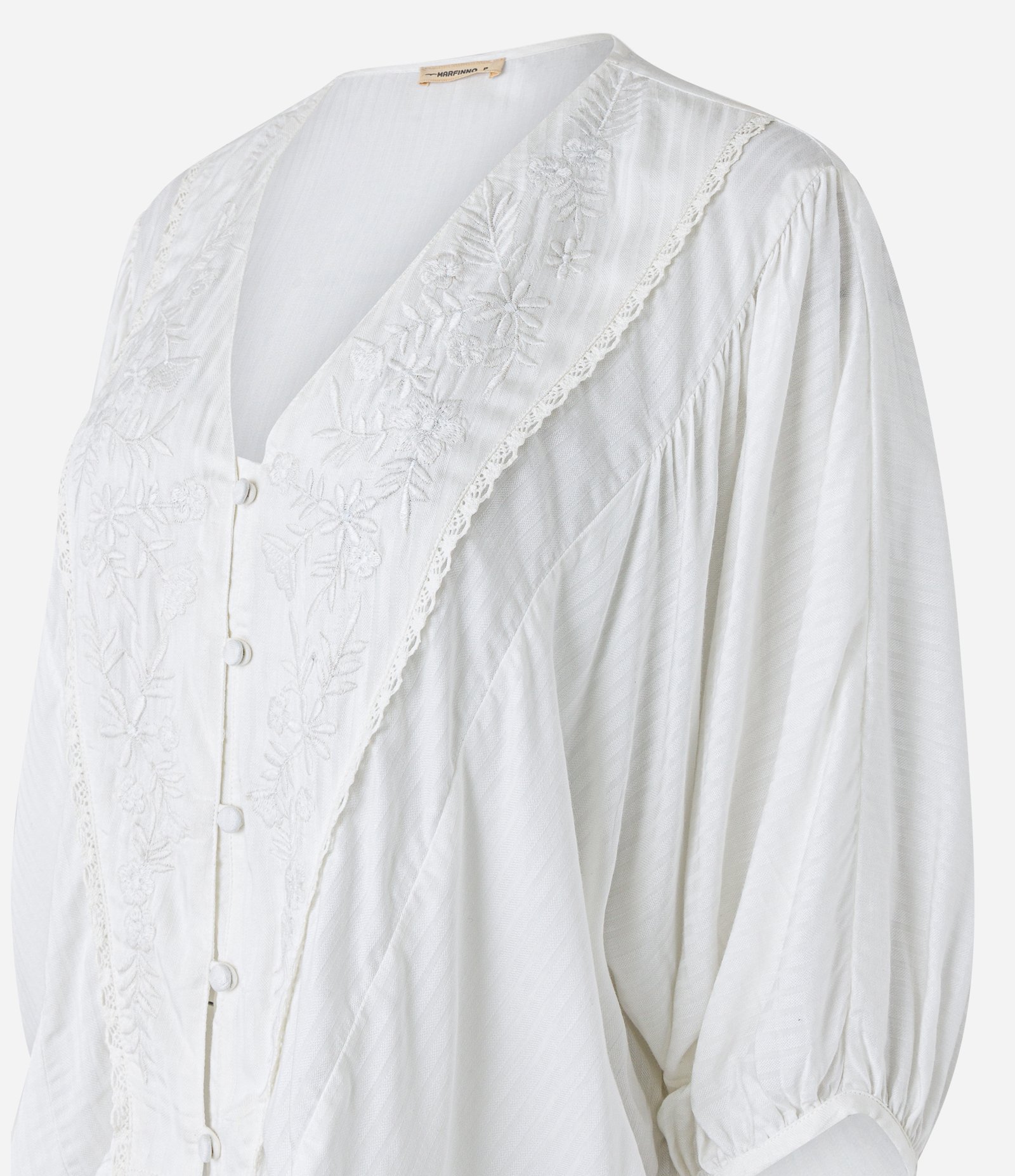 Blusa em Viscose com Abotoamento Frontal e Texturas Branco Neve 8